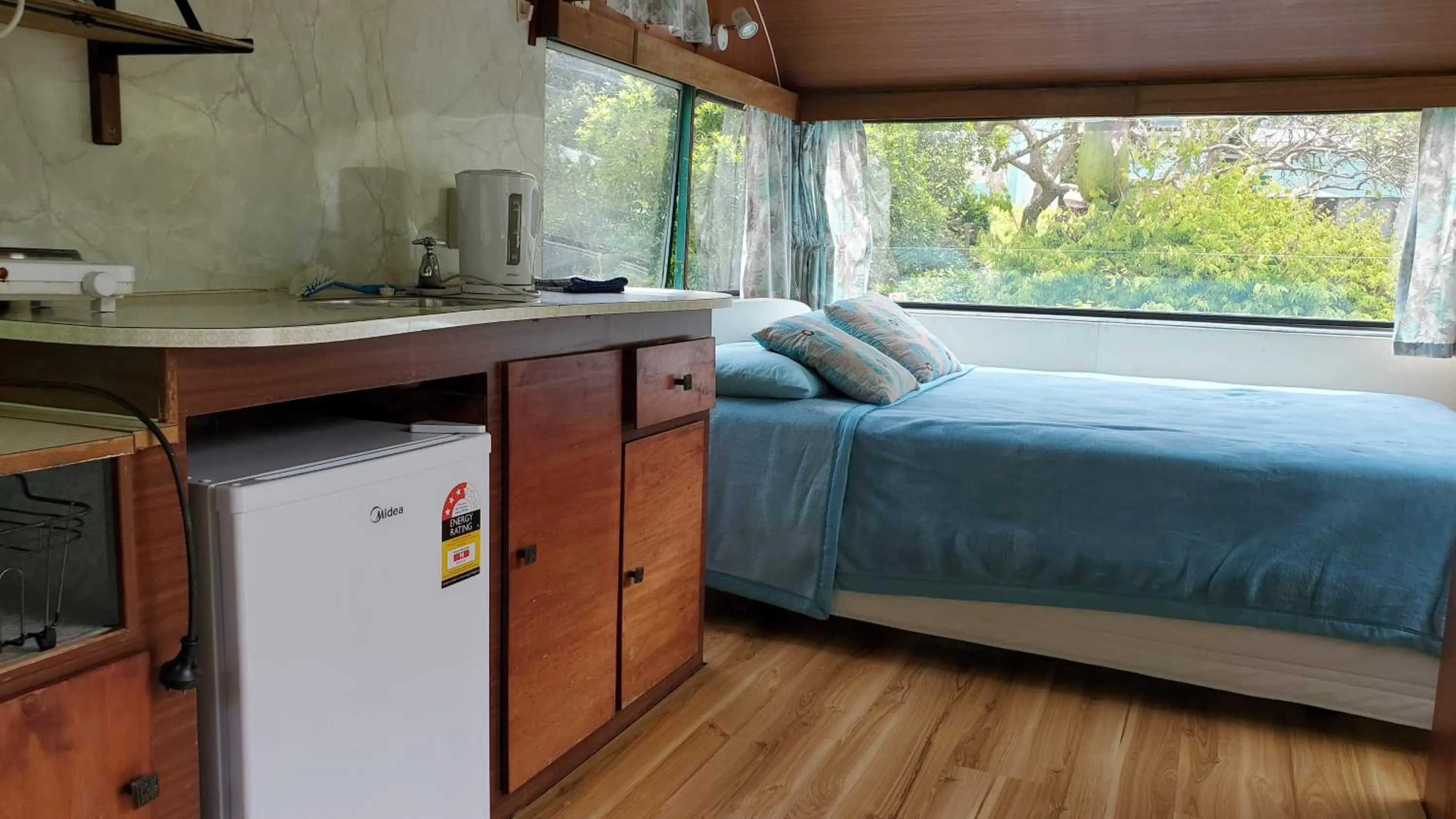 Photo of the whole room, Bed in Dickson Holiday Park