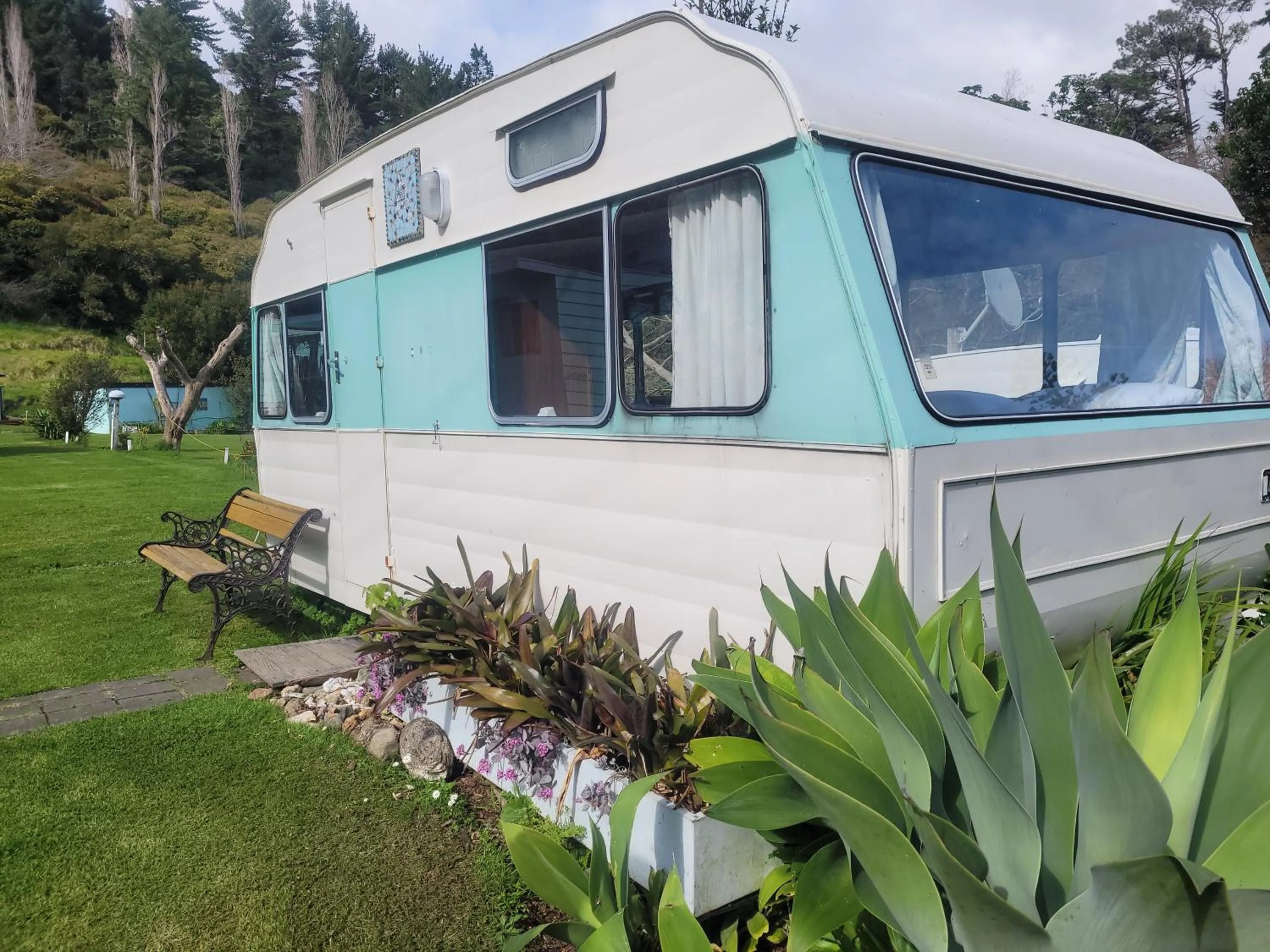 Garden view in Dickson Holiday Park