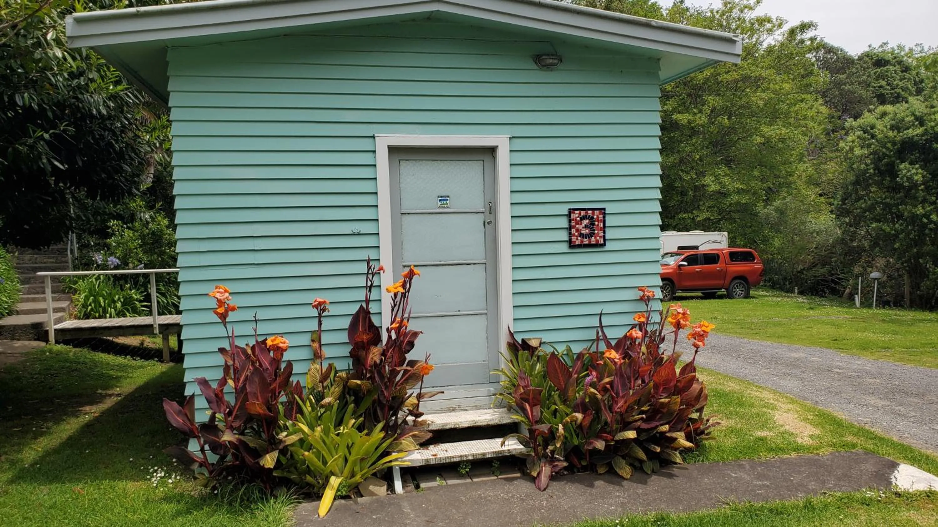 Property building in Dickson Holiday Park