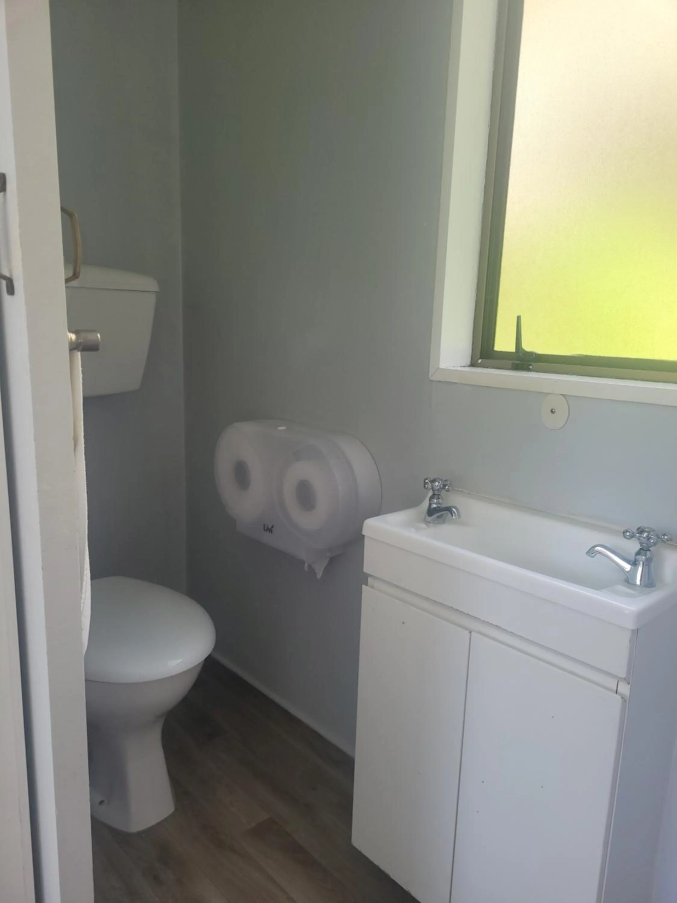 Bathroom in Dickson Holiday Park