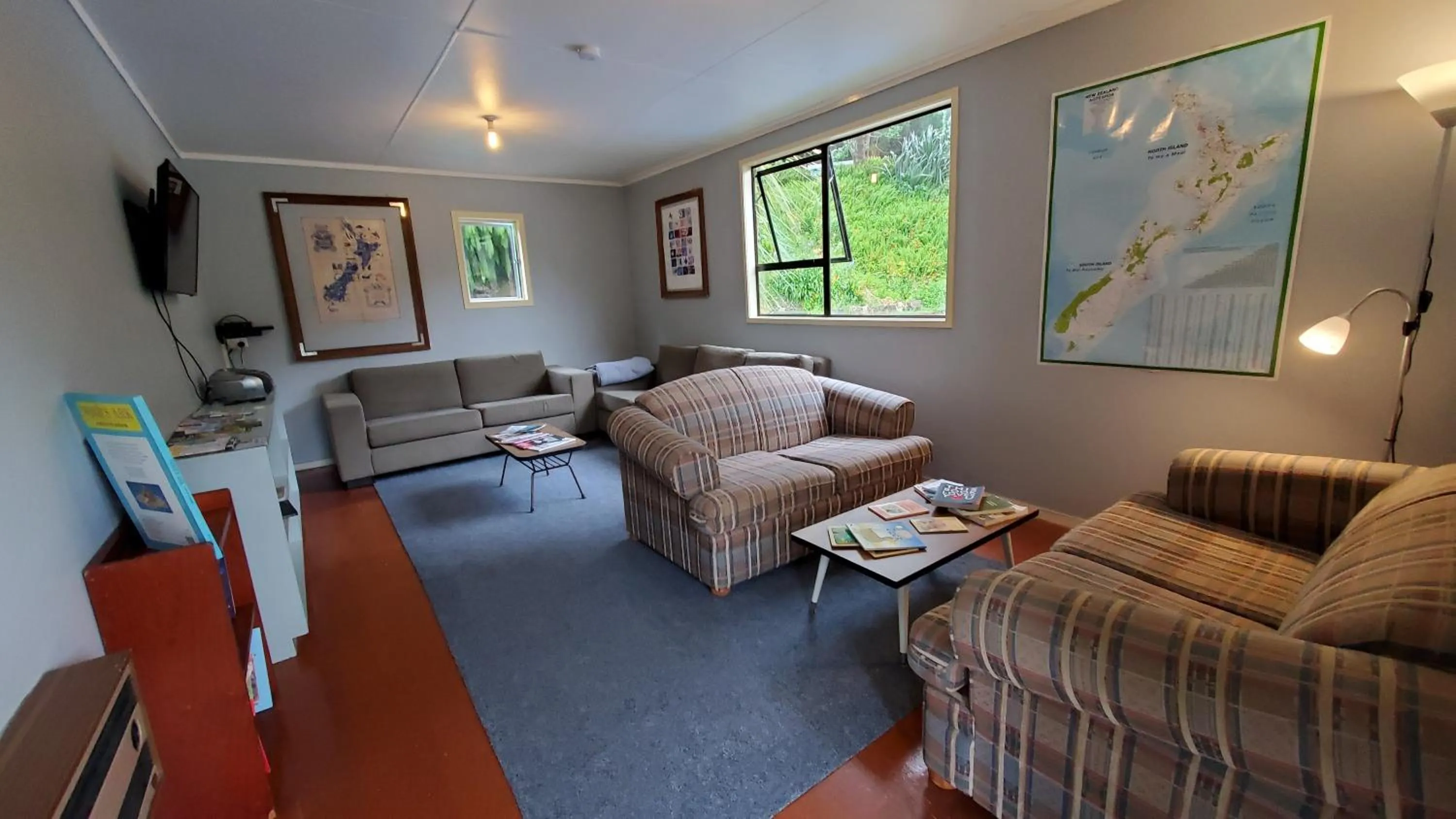 Communal lounge/ TV room in Dickson Holiday Park