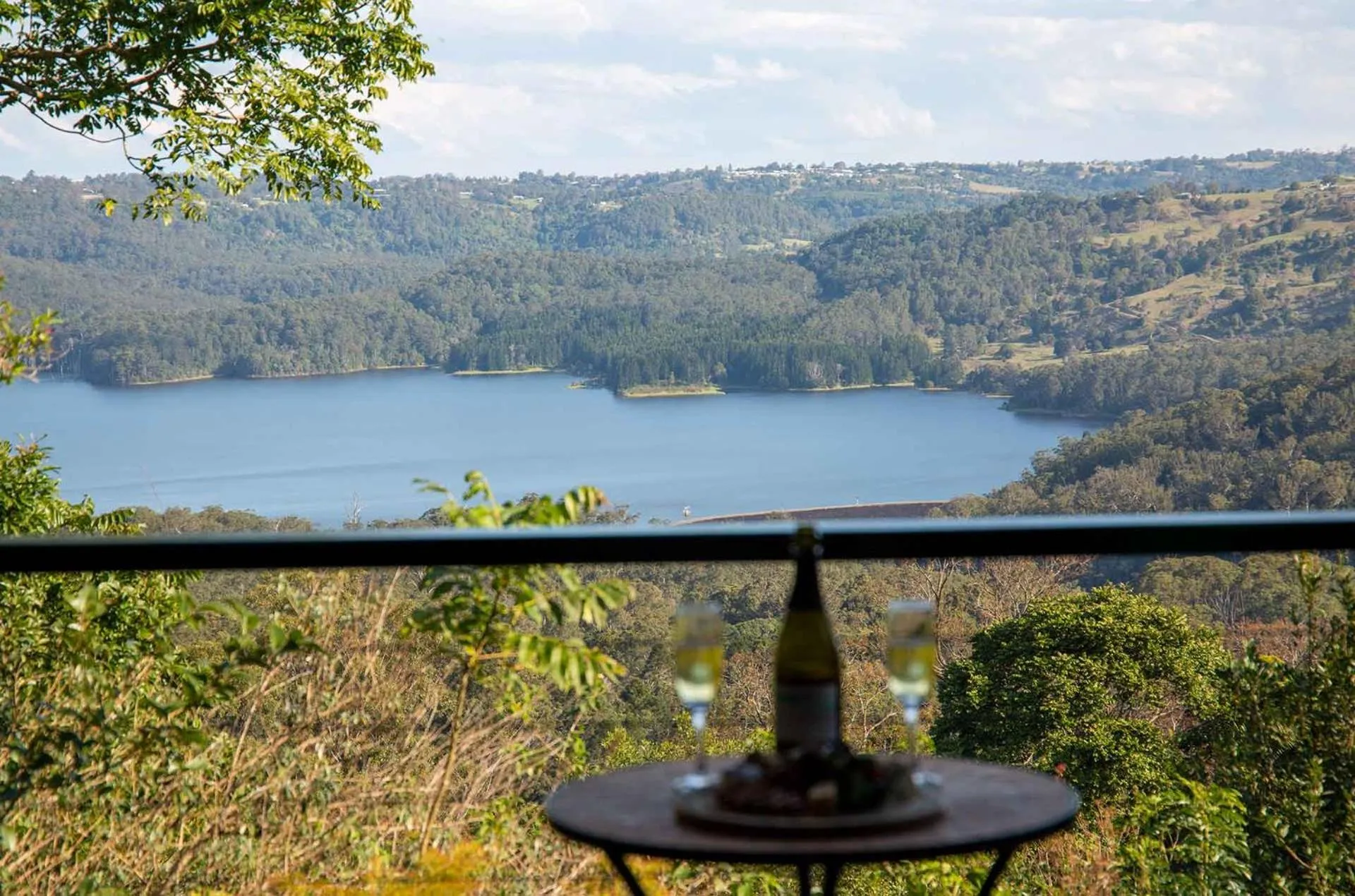 Lake view in Montville Misty View Cottages
