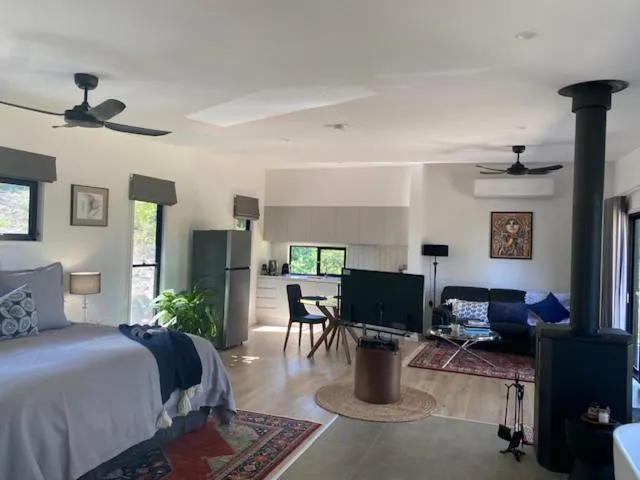 Bed in Montville Misty View Cottages