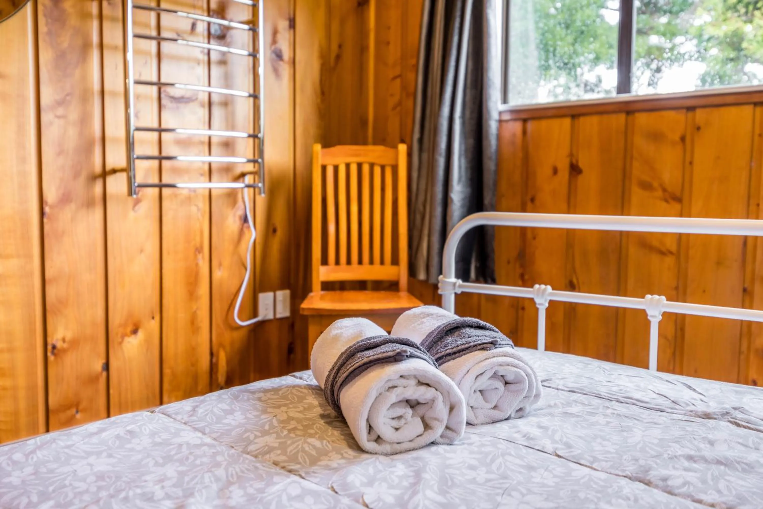 Bed in Sun Valley Motel