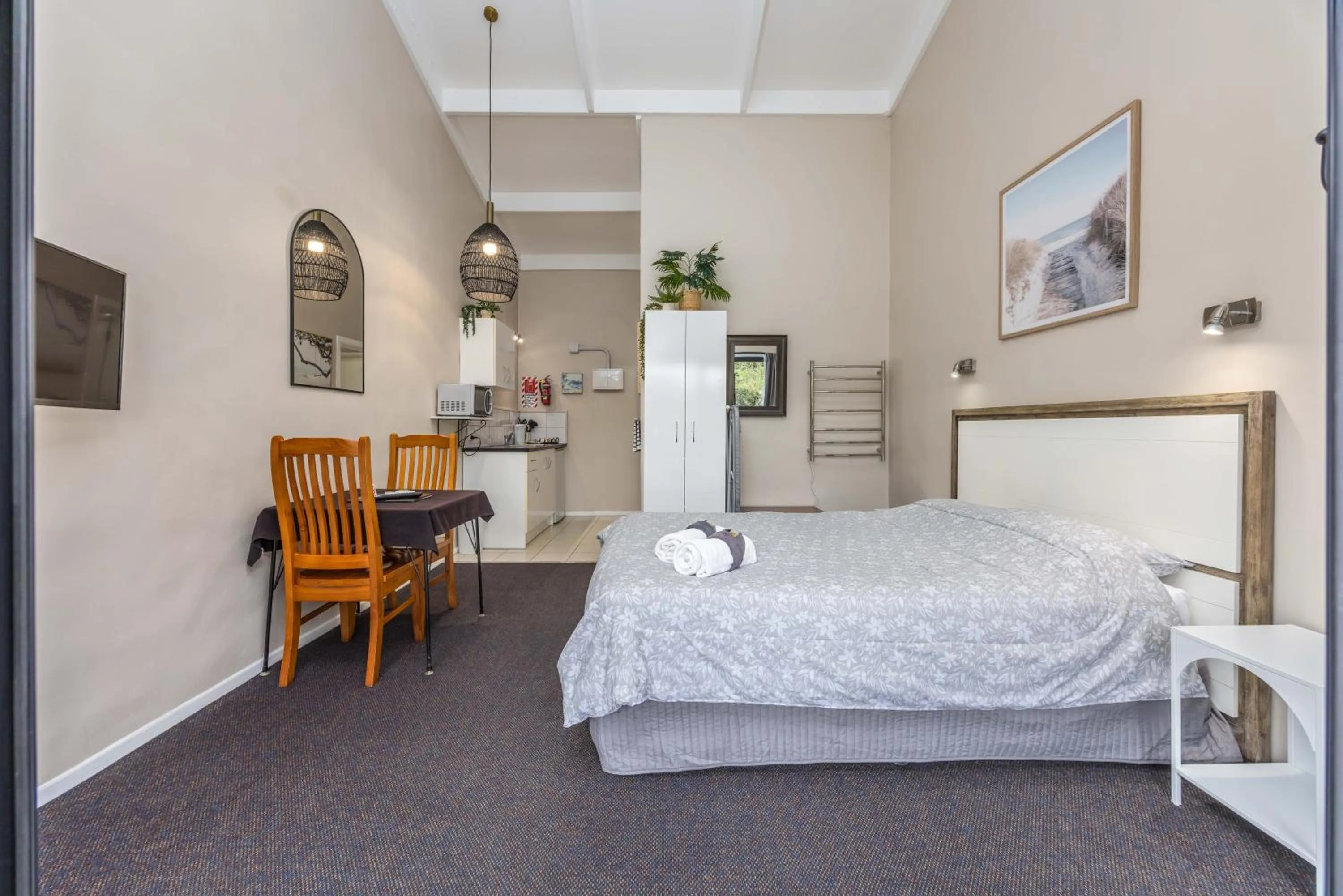 Bed in Sun Valley Motel