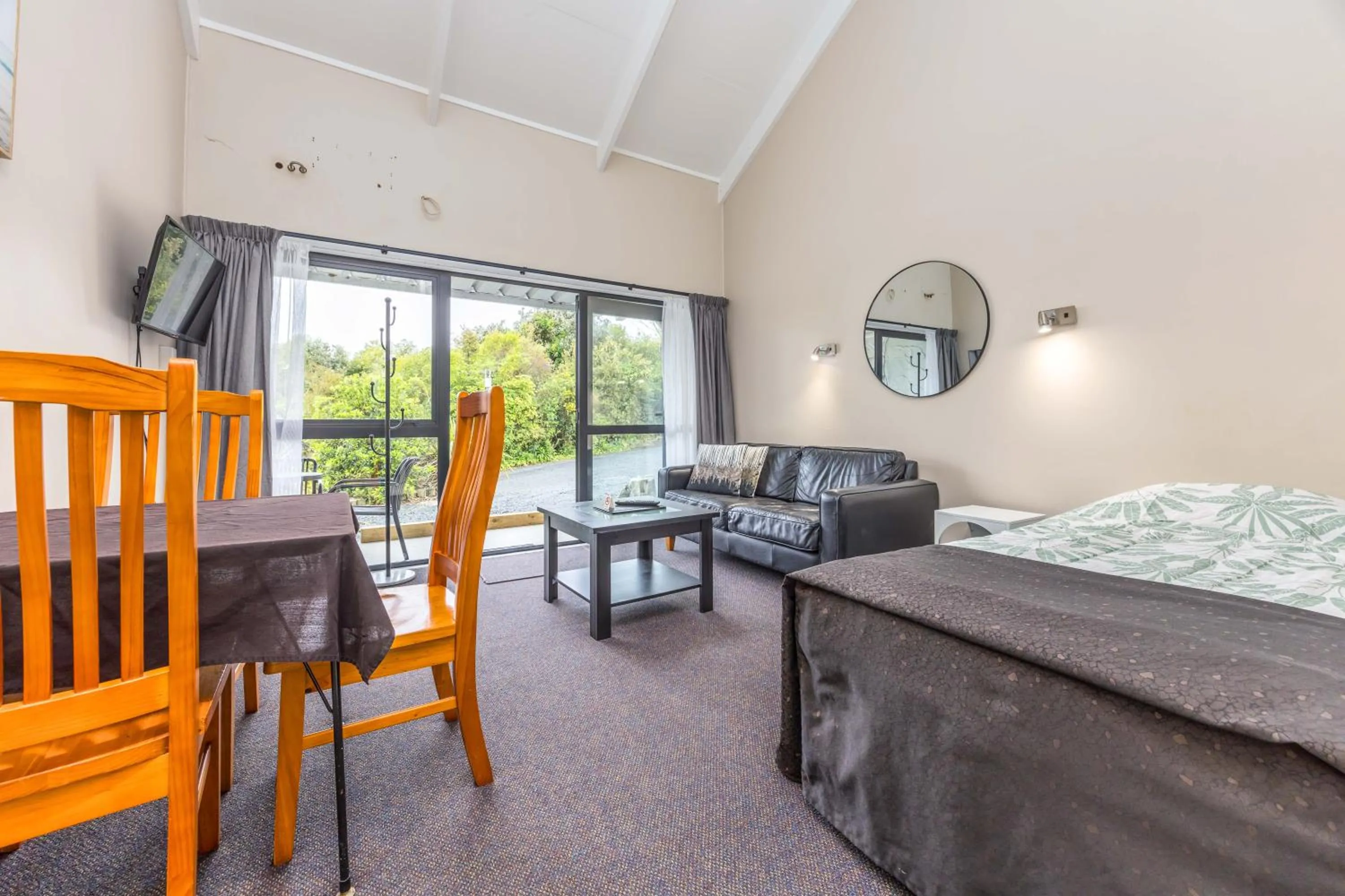 Bed in Sun Valley Motel