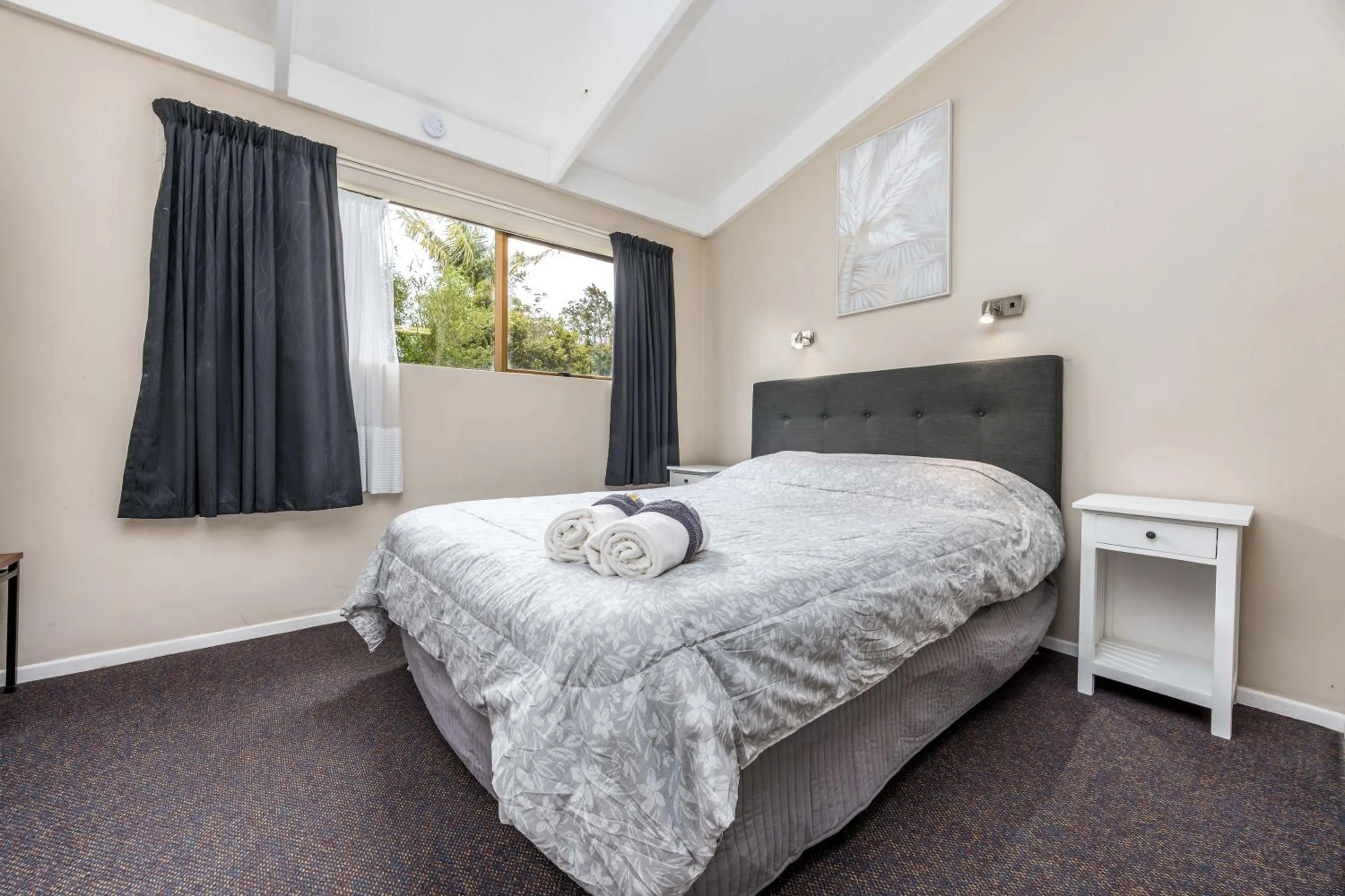 Bed in Sun Valley Motel