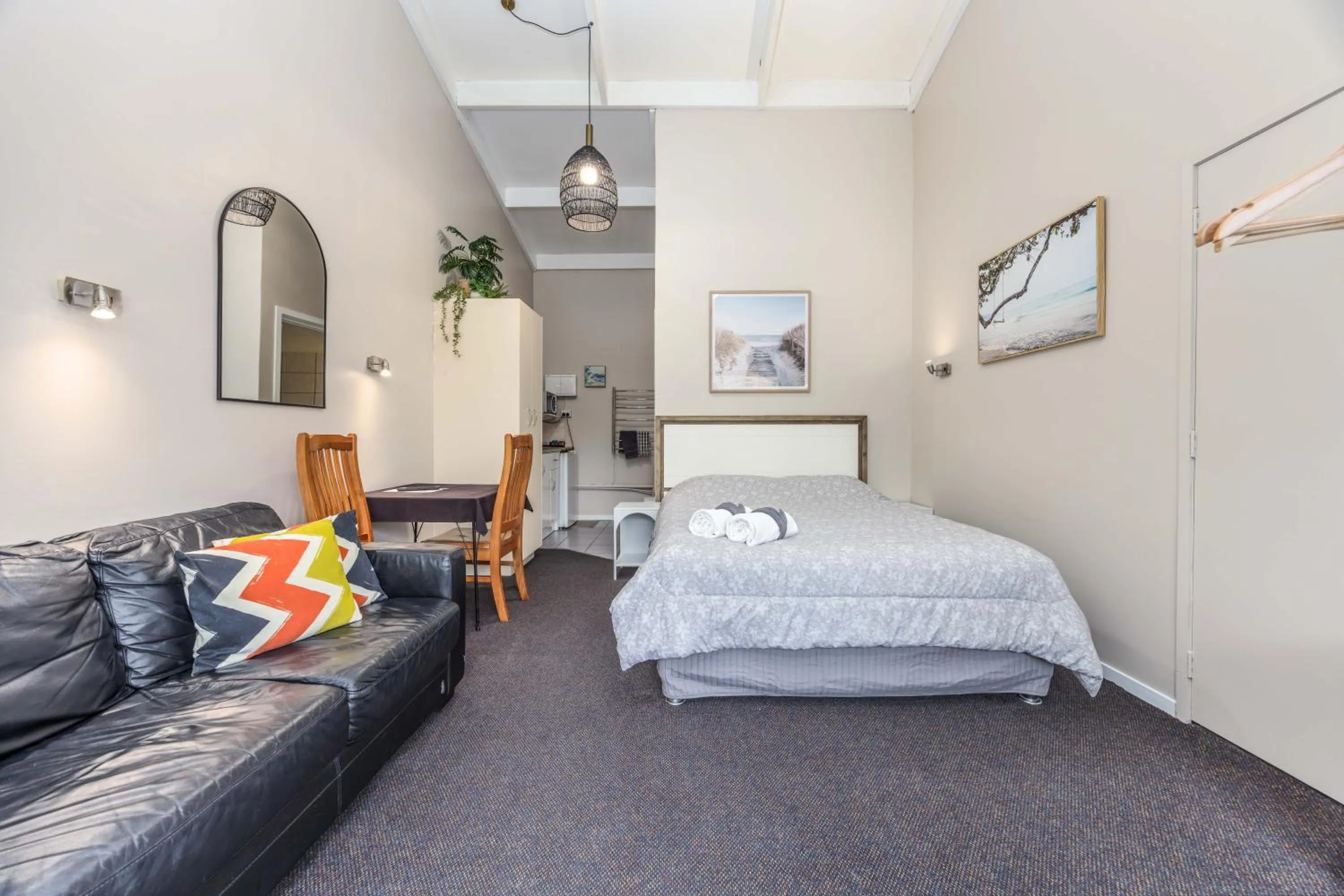 Bed in Sun Valley Motel