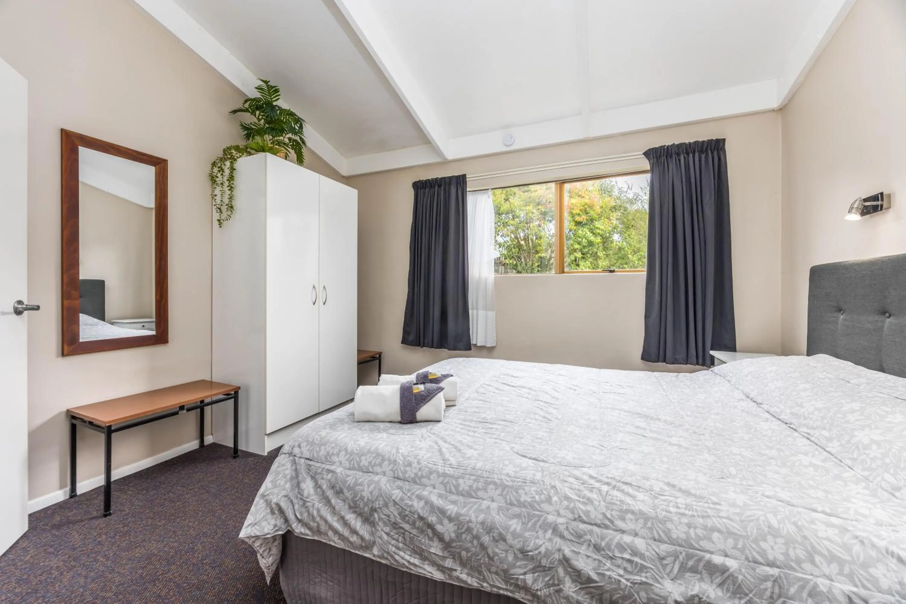 Bed in Sun Valley Motel