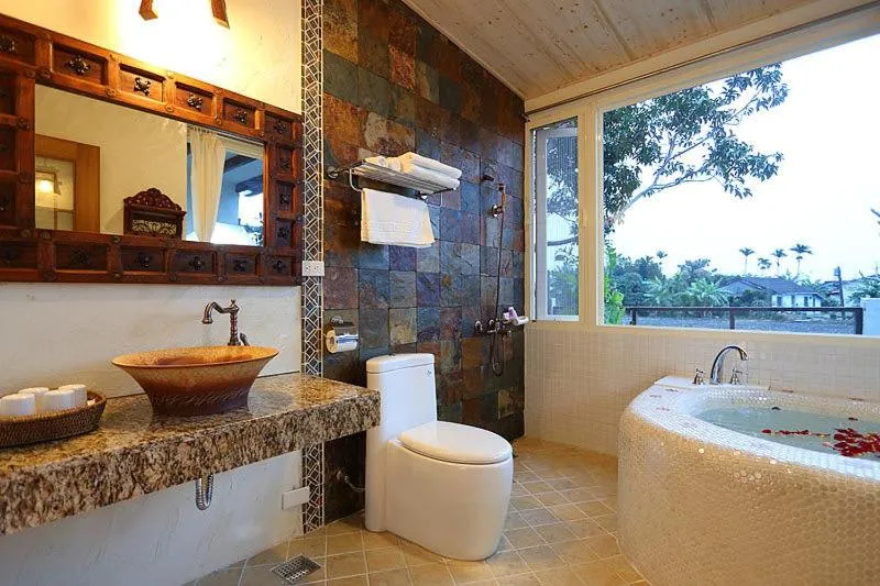 Bathroom in Cloudenjoy B&B