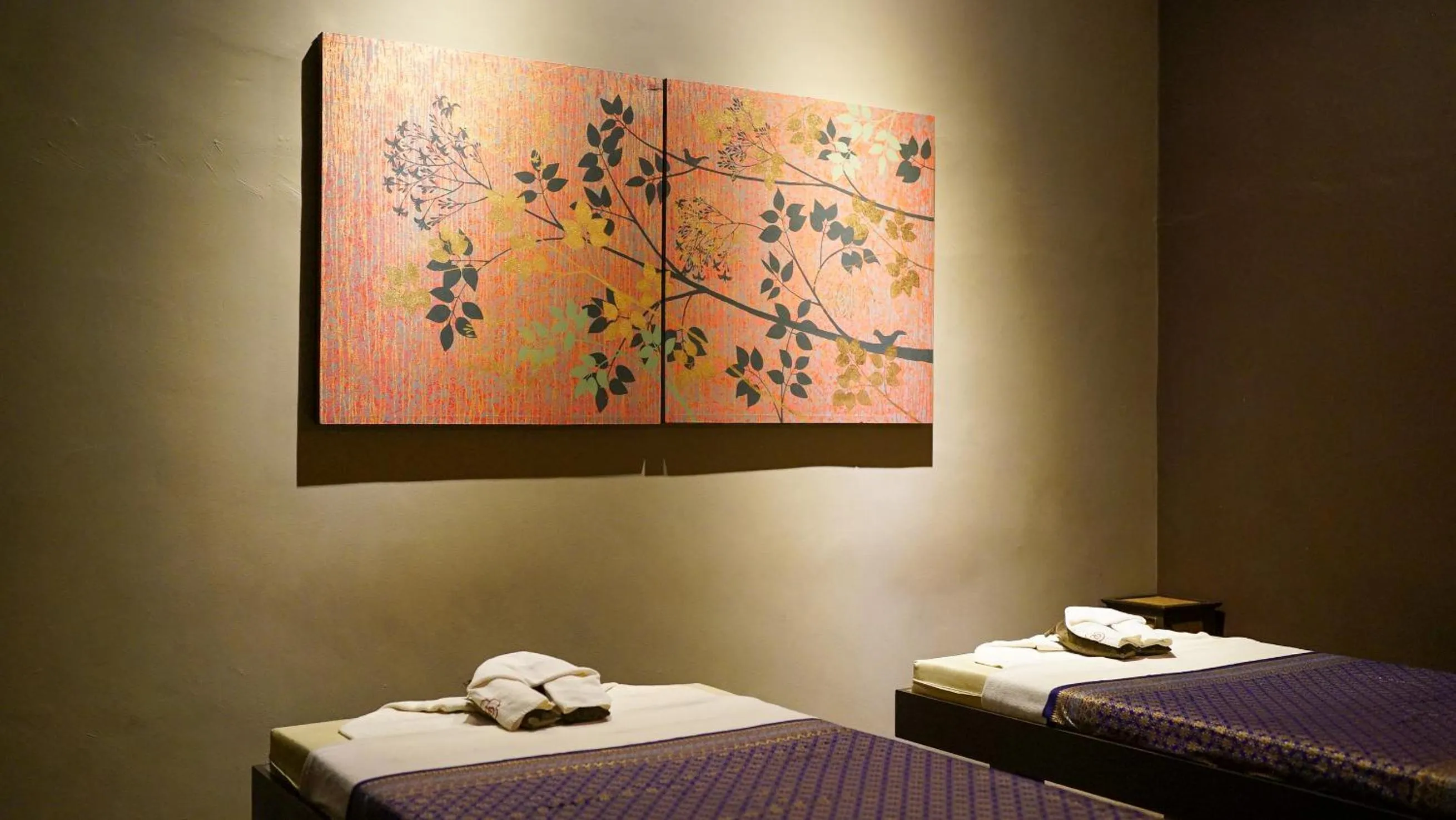 Spa and wellness centre/facilities, Bed in The Guest Hotel & Spa