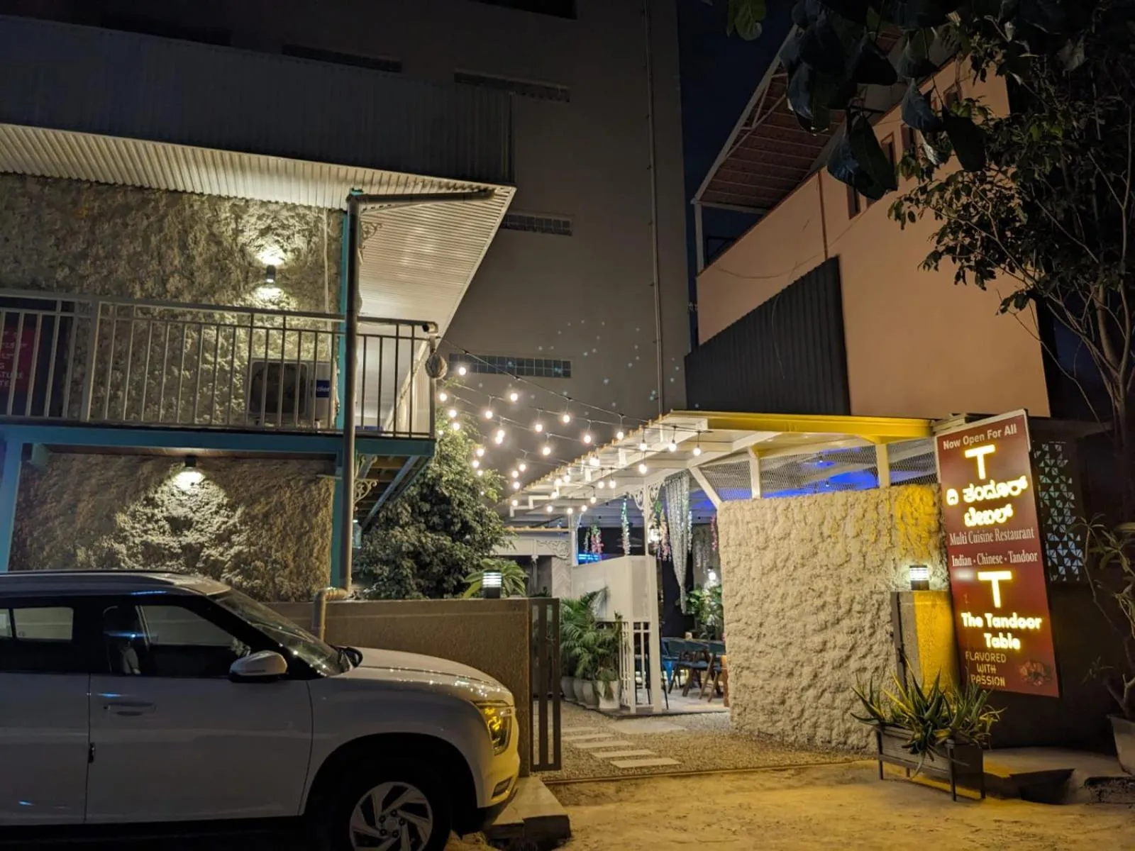 Restaurant/places to eat in LG Signature Suites Kalyan Nagar