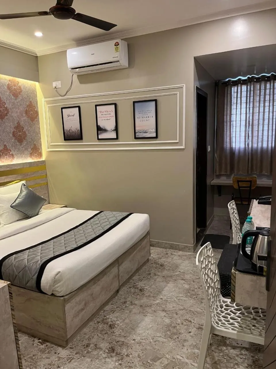 Bedroom, Bed in LG Signature Suites Kalyan Nagar