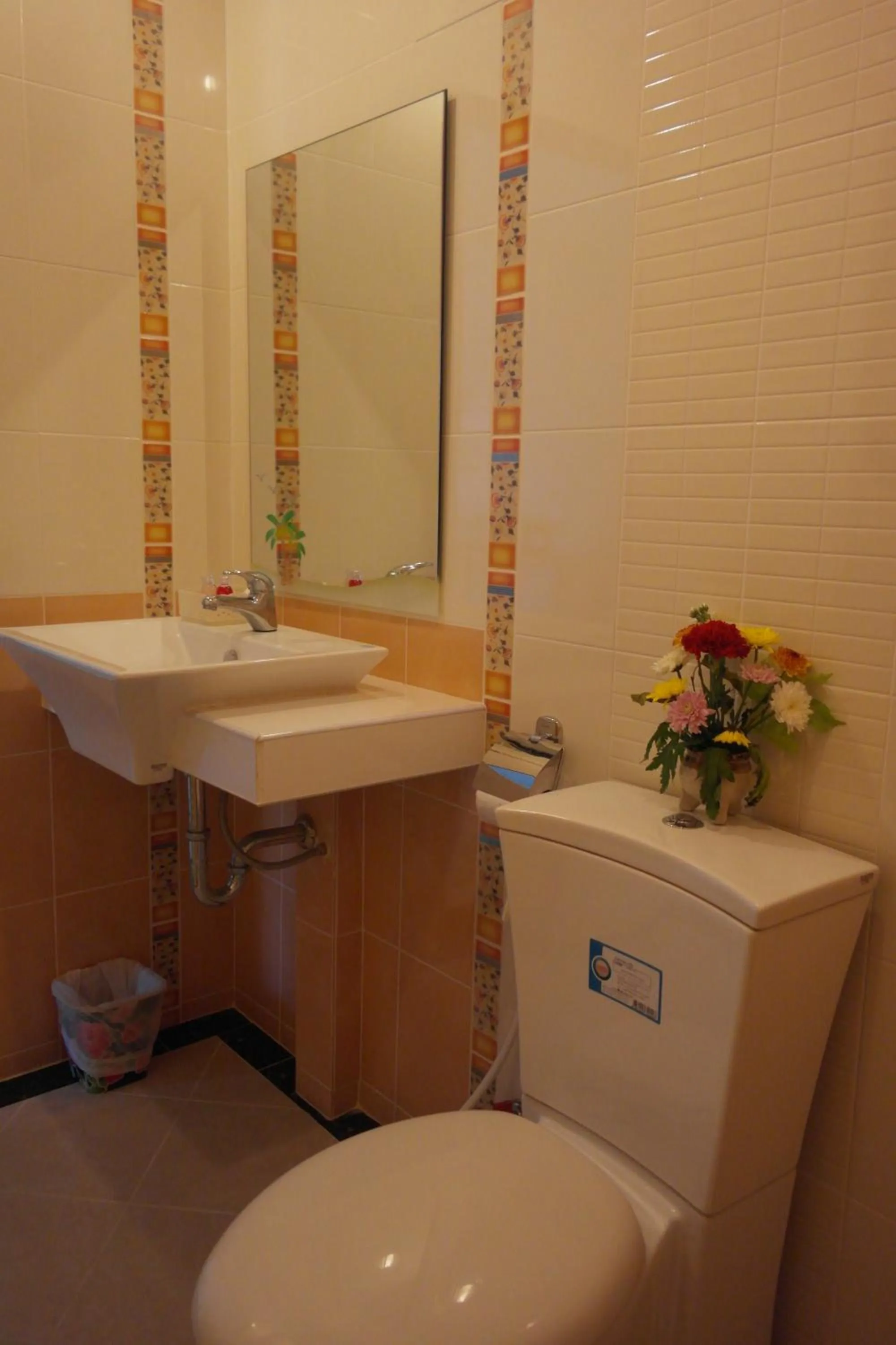 Toilet in Lanta at Home - SHA Extra Plus