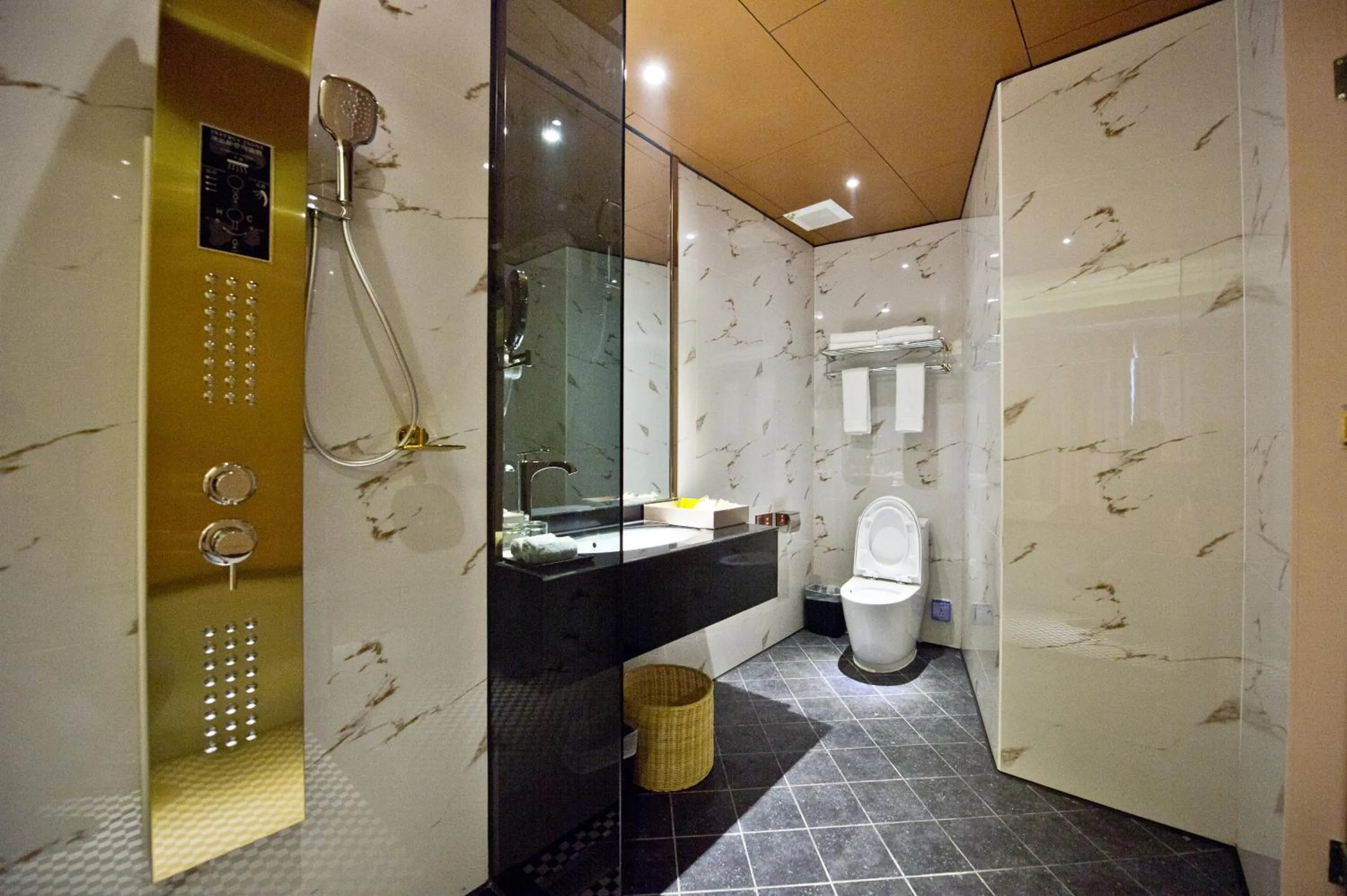 Toilet in The Royal Pinnacle Hotel