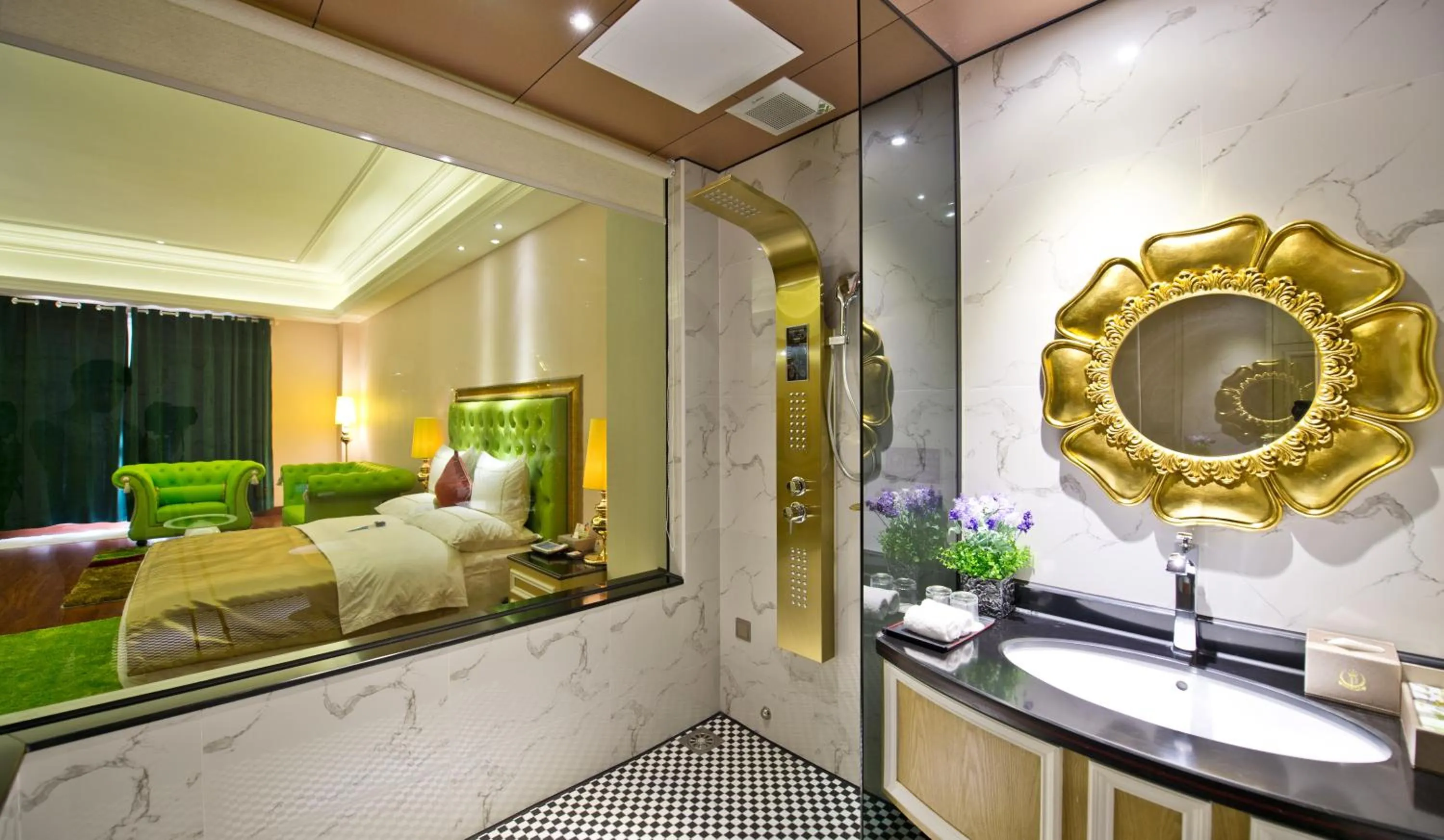 Toilet in The Royal Pinnacle Hotel