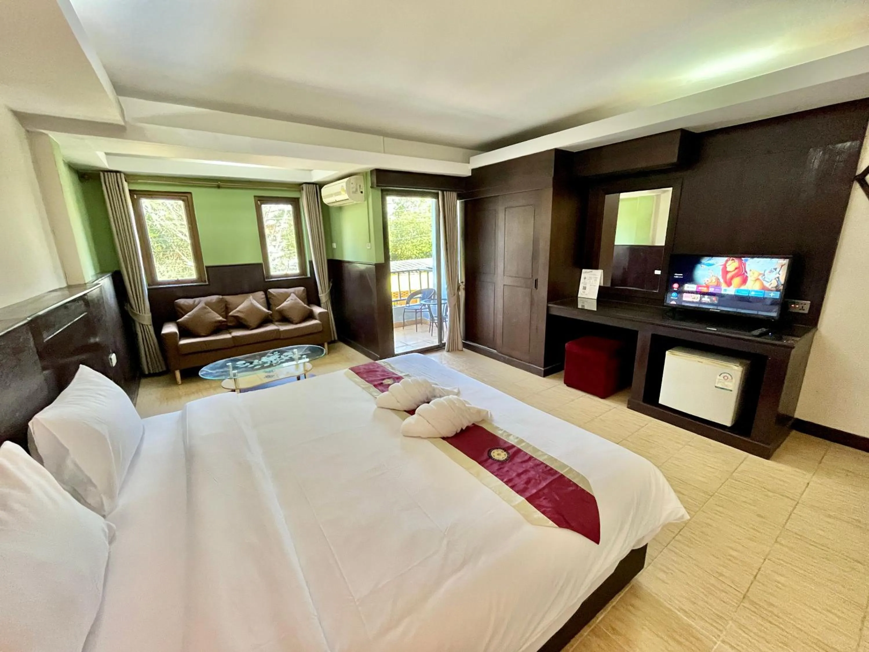 Bed in The Atnal Lanta Budget and Eco Friendly hotel in Koh Lanta