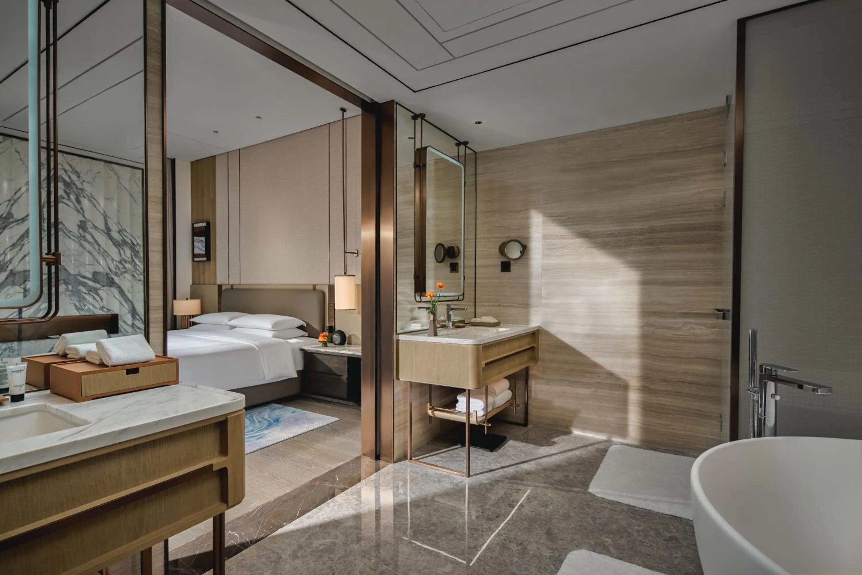 Bathroom, Bed in Hyatt Regency Huangshan Hengjiangwan