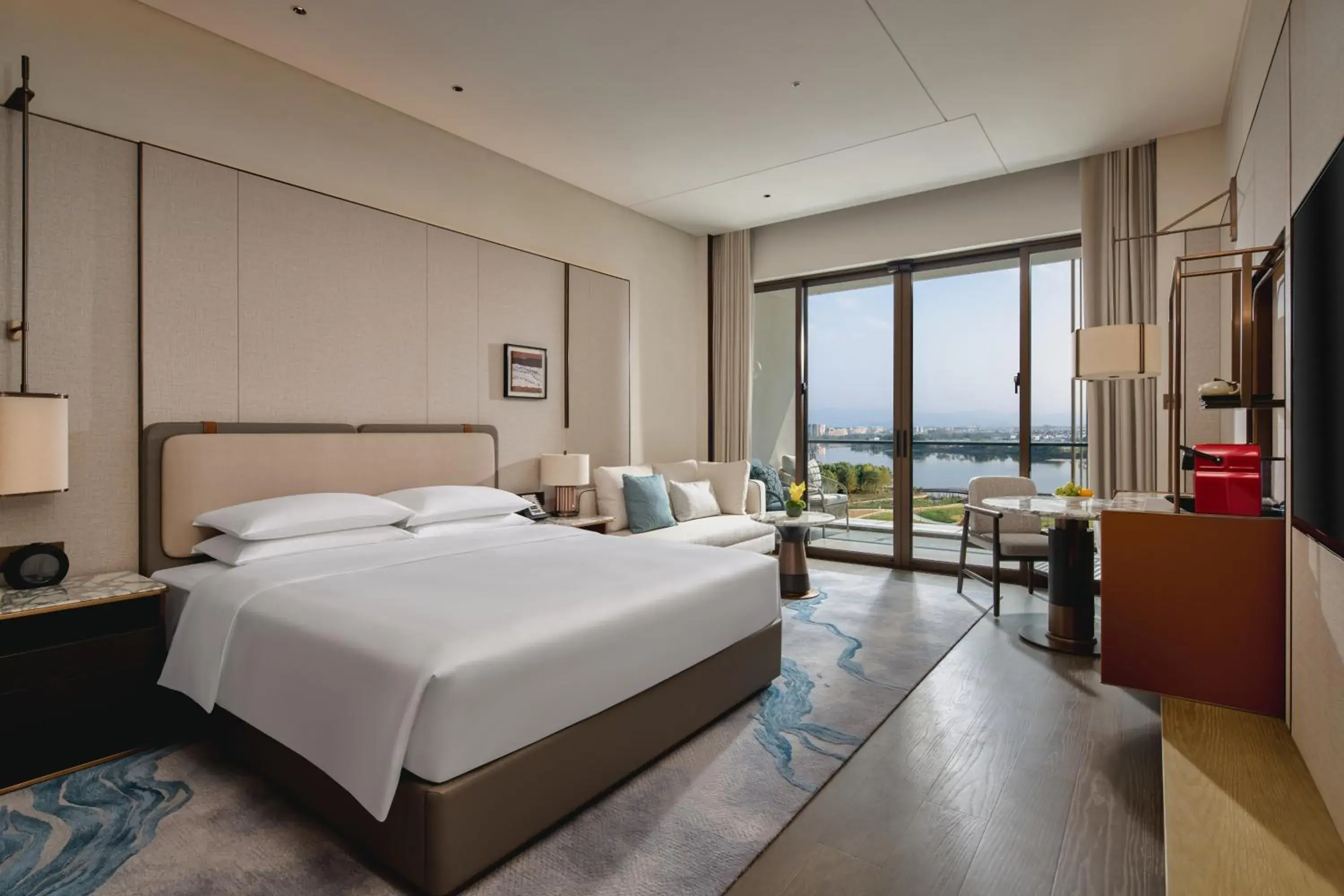 King Room - River View in Hyatt Regency Huangshan Hengjiangwan King Room - River View in Hyatt Regency Huangshan Hengjiangwan