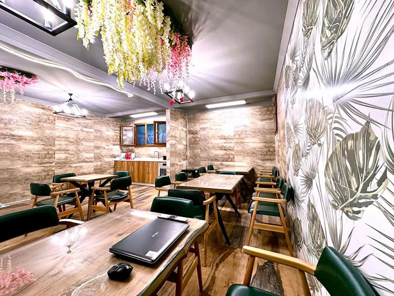 Restaurant/places to eat in Kilic Boutique Hotel