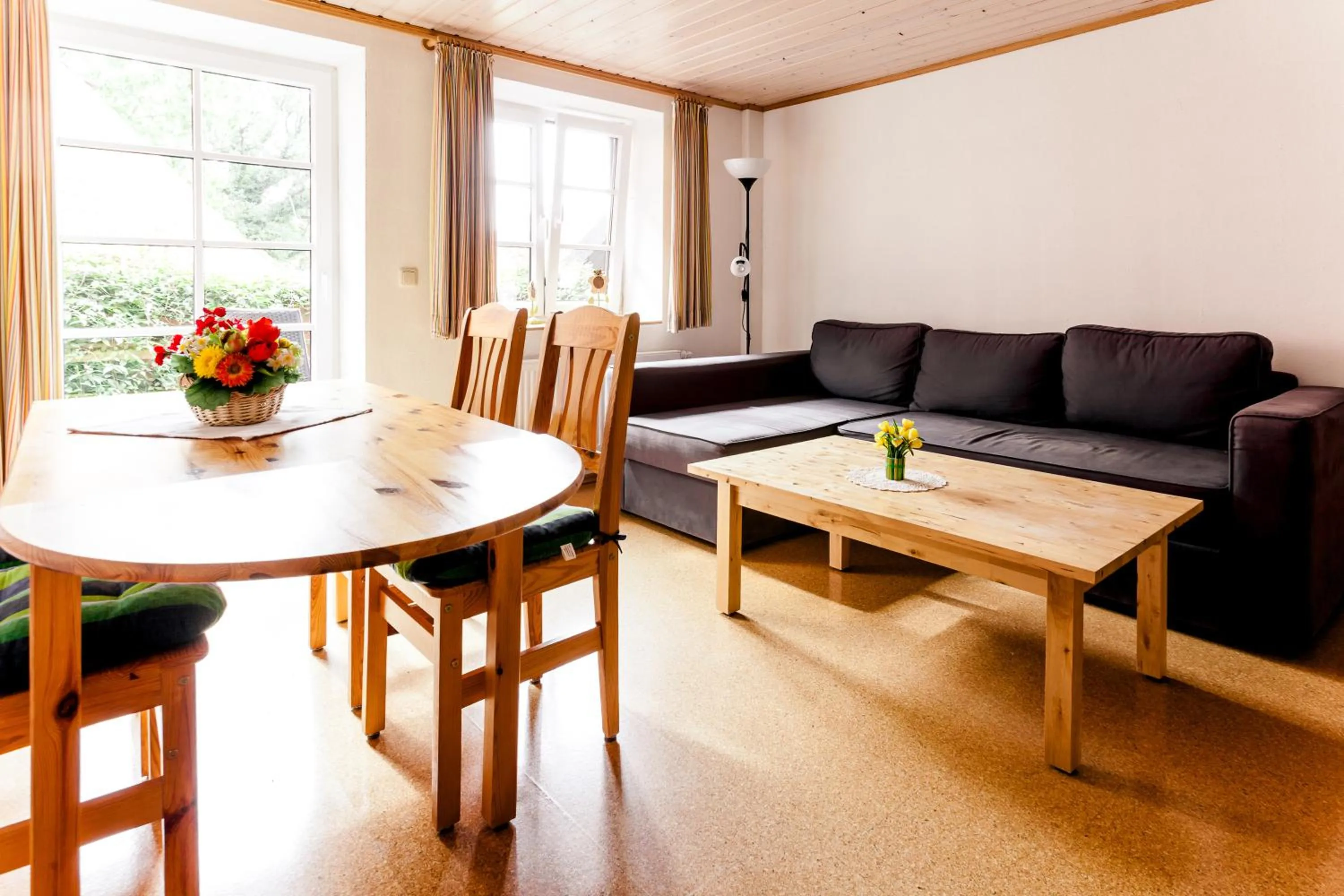 Photo of the whole room in Meyers