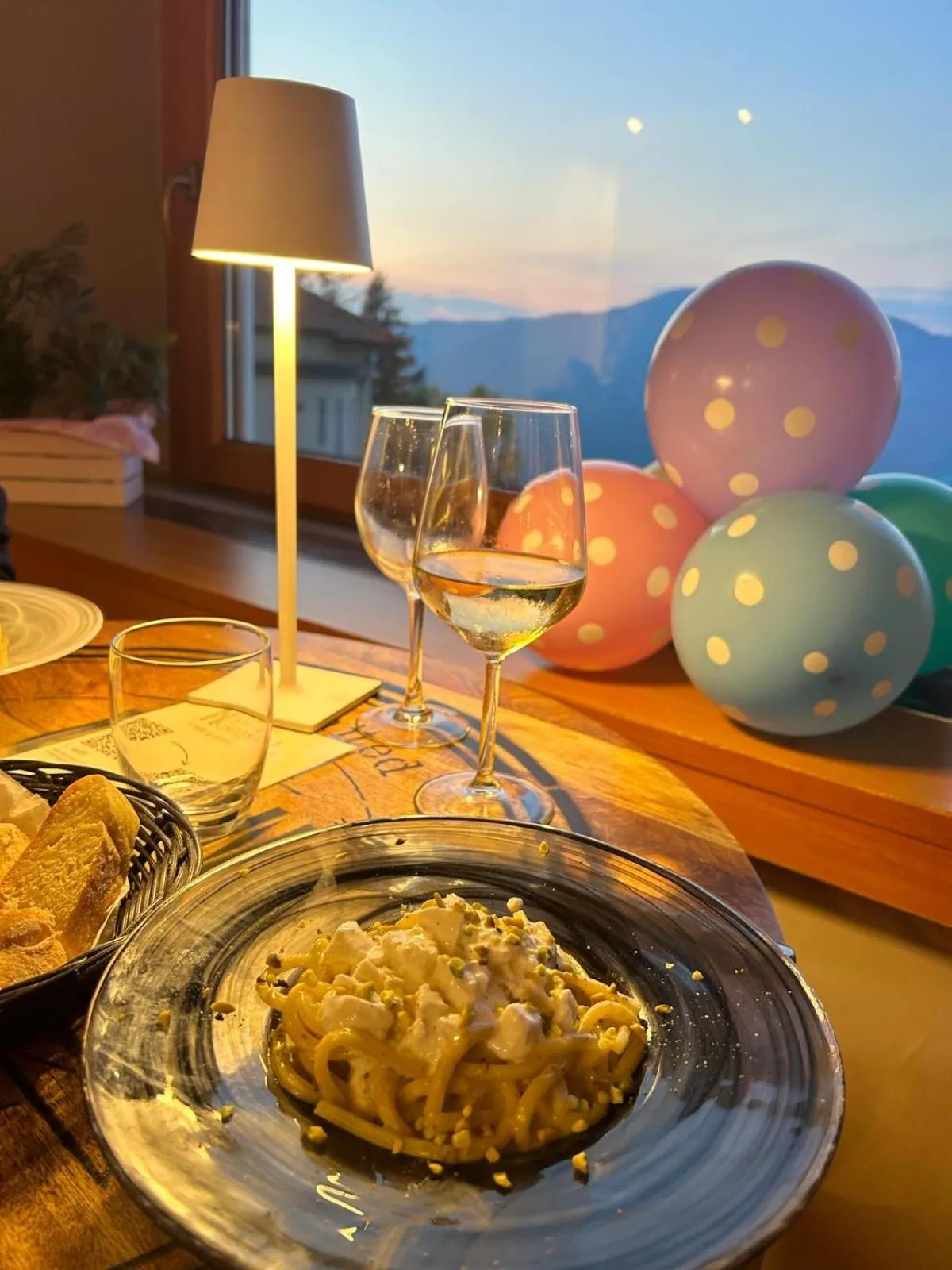 Restaurant/places to eat in Hotel Paradiso Como