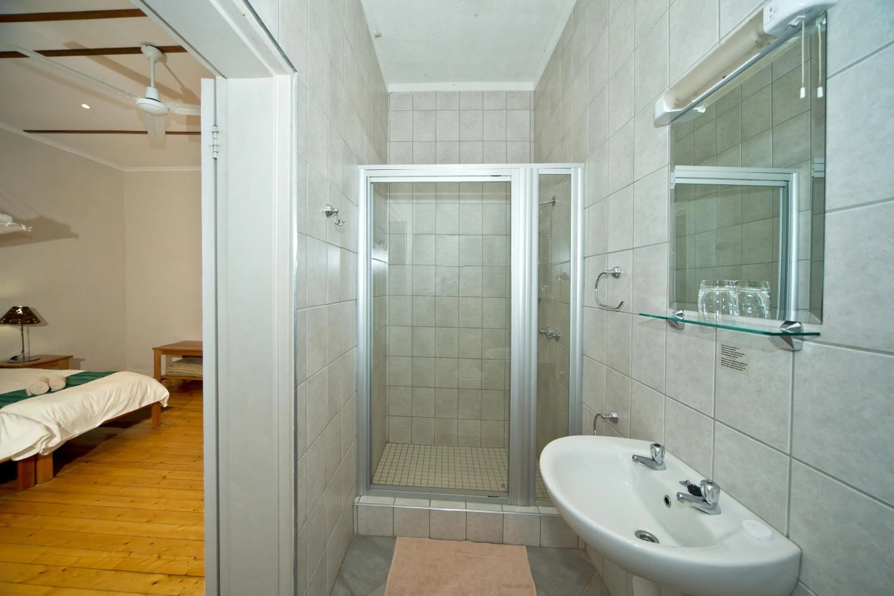 Bathroom in Bahnhof Hotel Aus