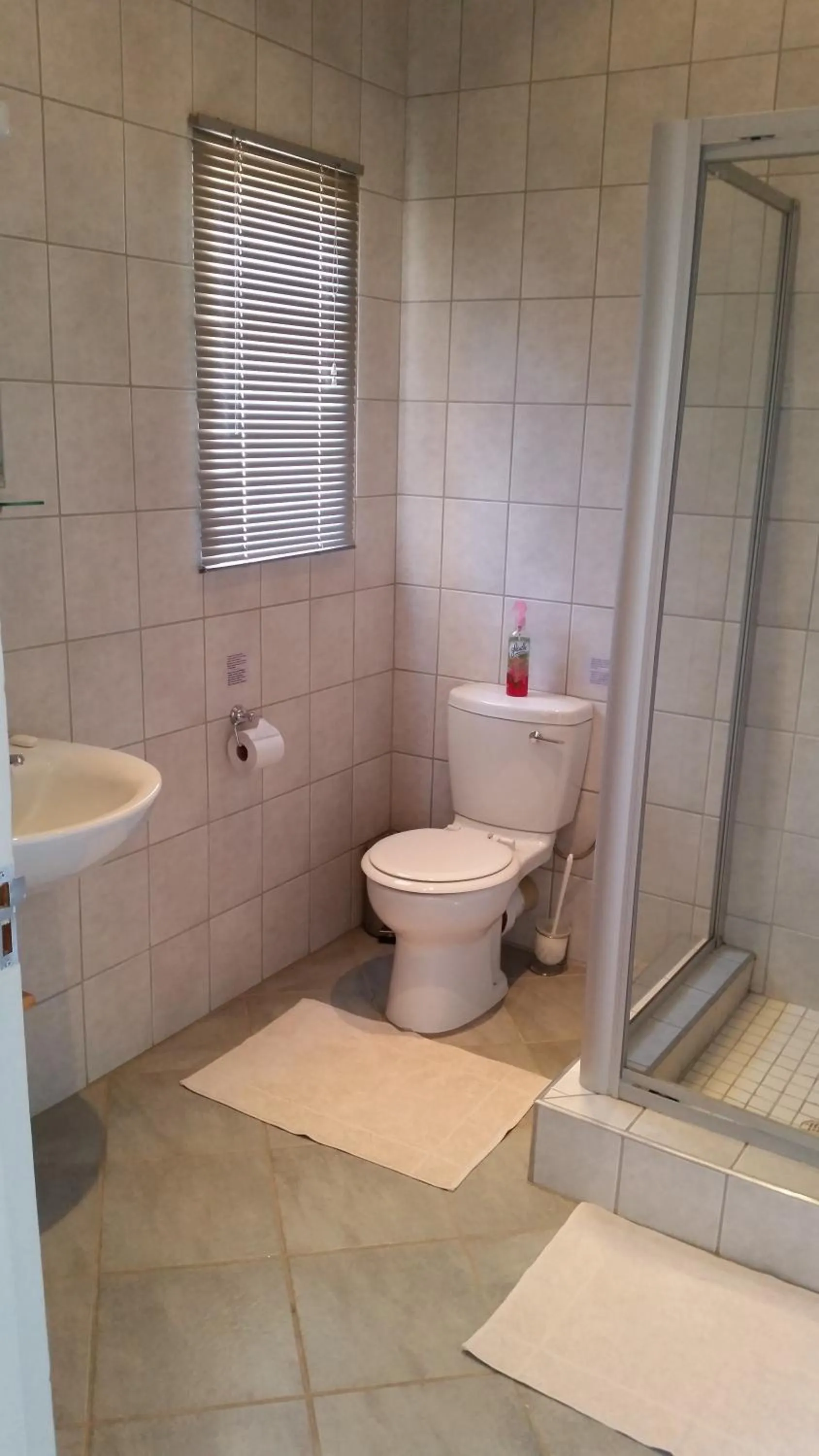 Bathroom in Bahnhof Hotel Aus