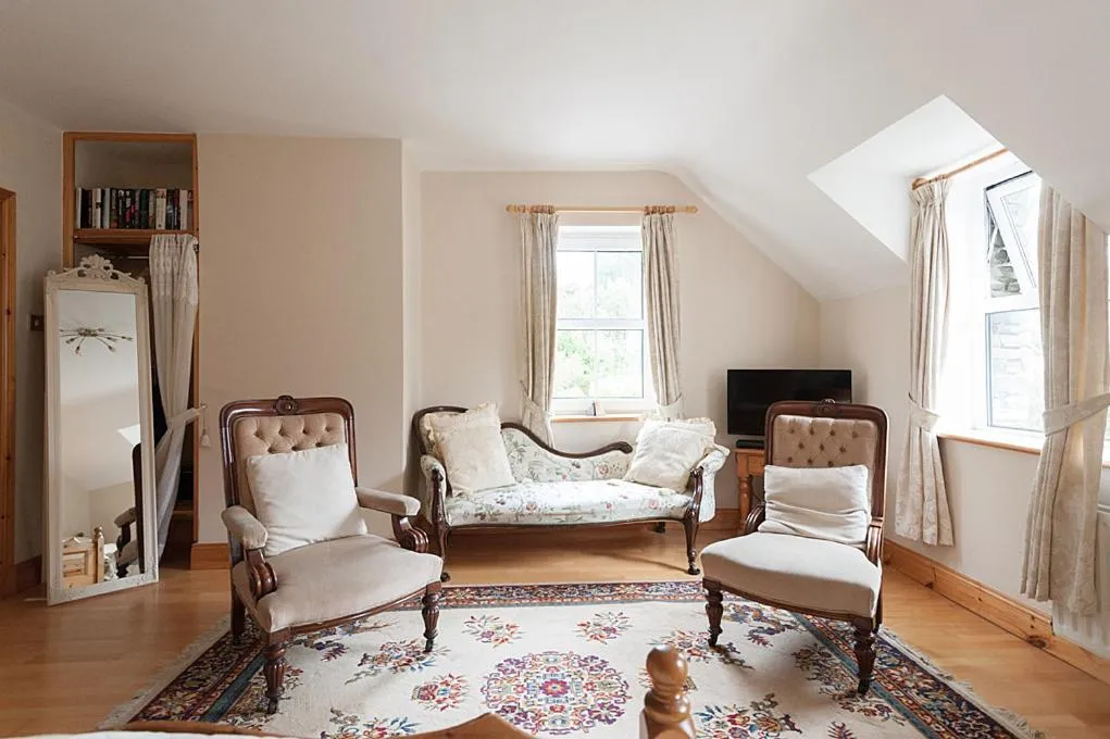 Seating area in Lis-Ardagh Lodge