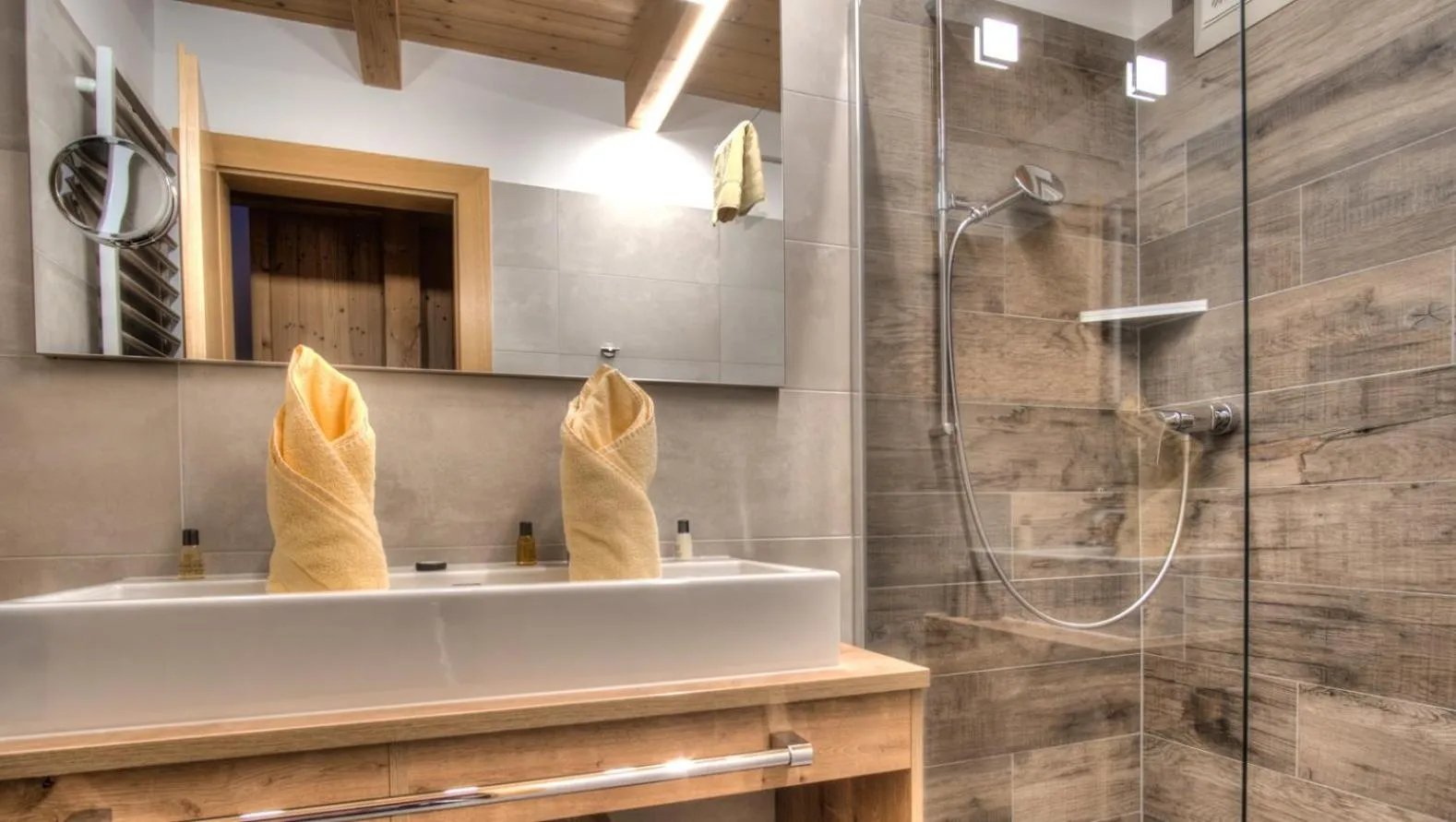 Bathroom in nawu apartments & Restaurant