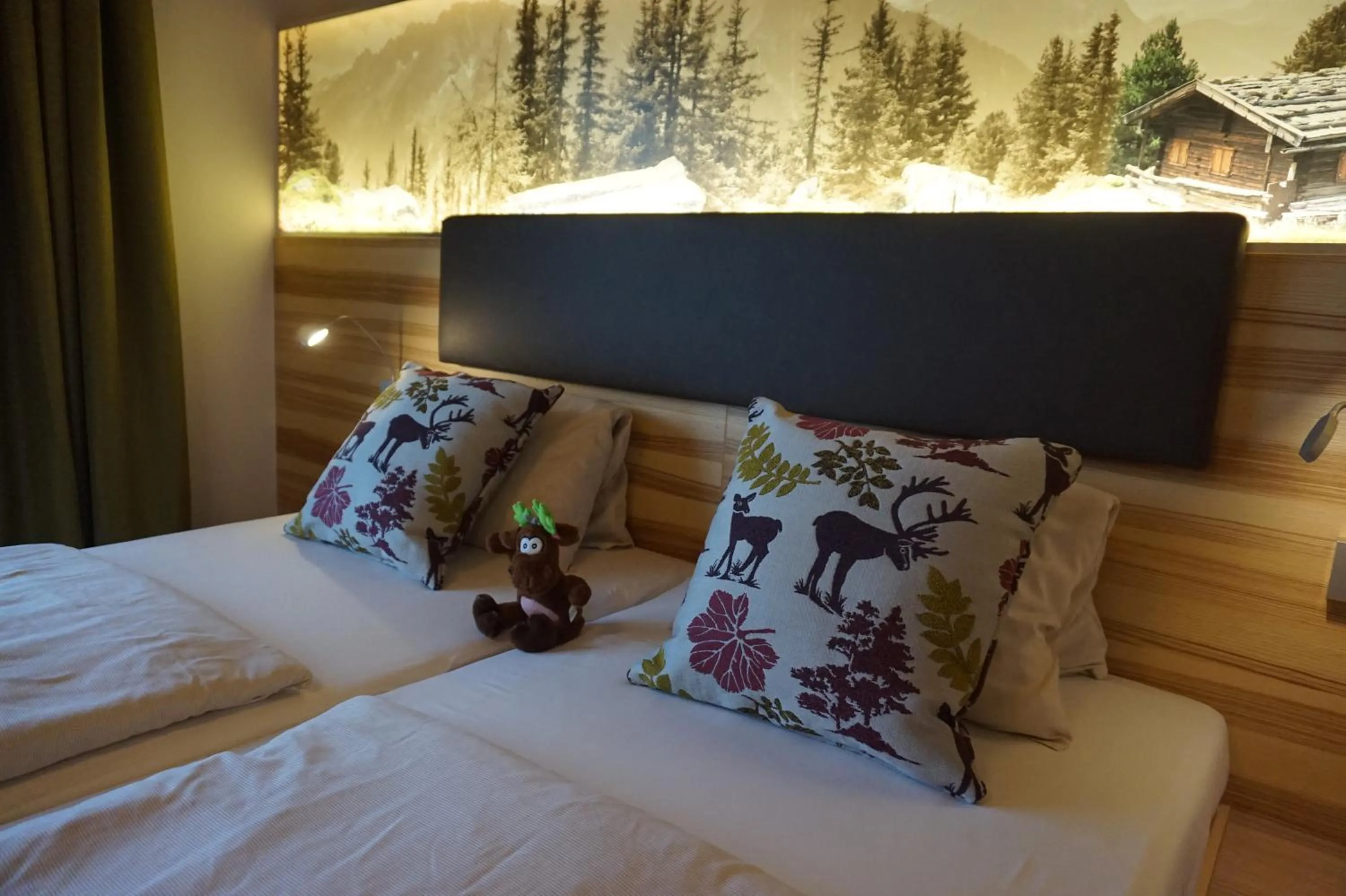 Bed in nawu apartments & Restaurant