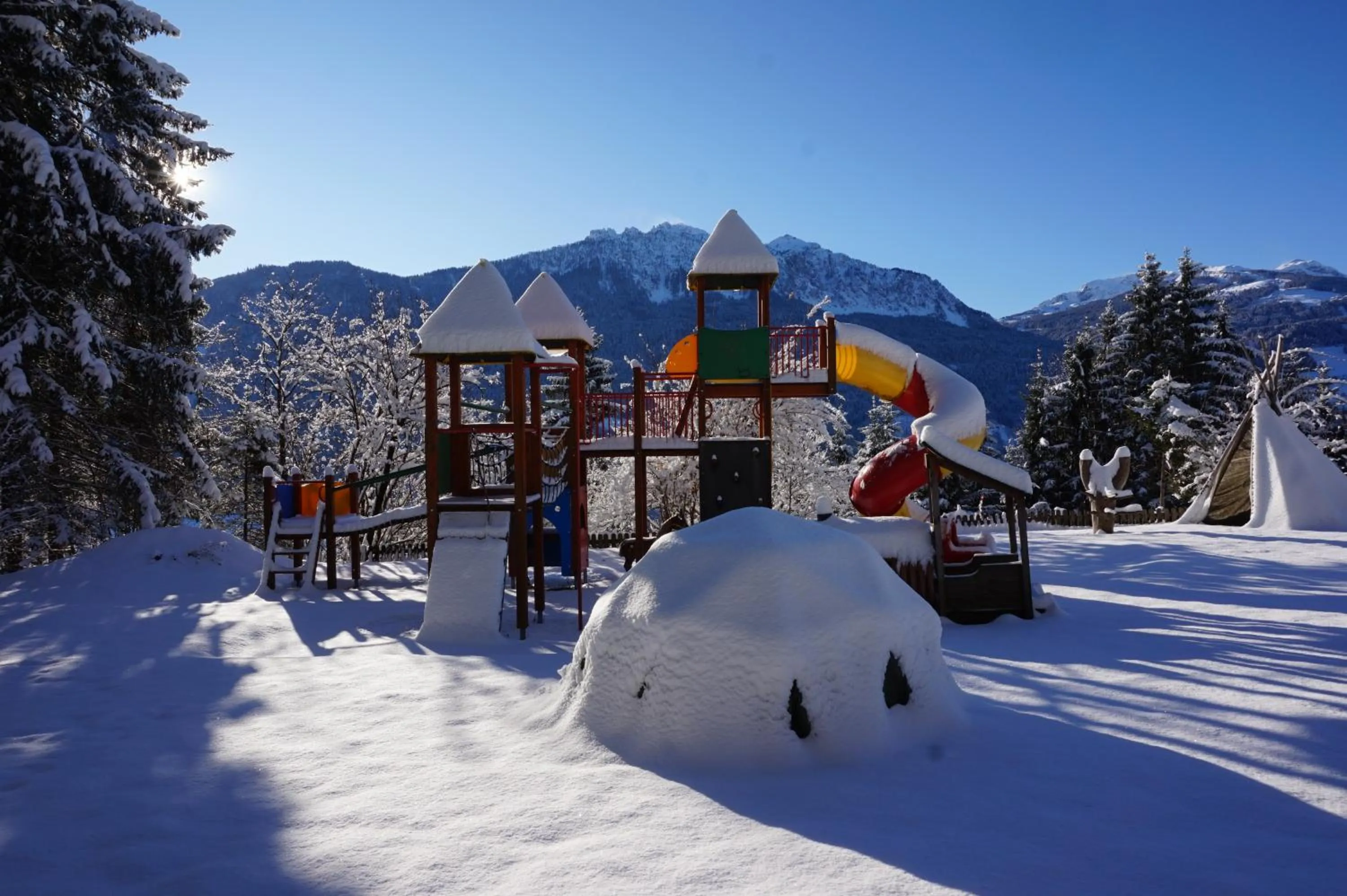 Winter in nawu apartments & Restaurant