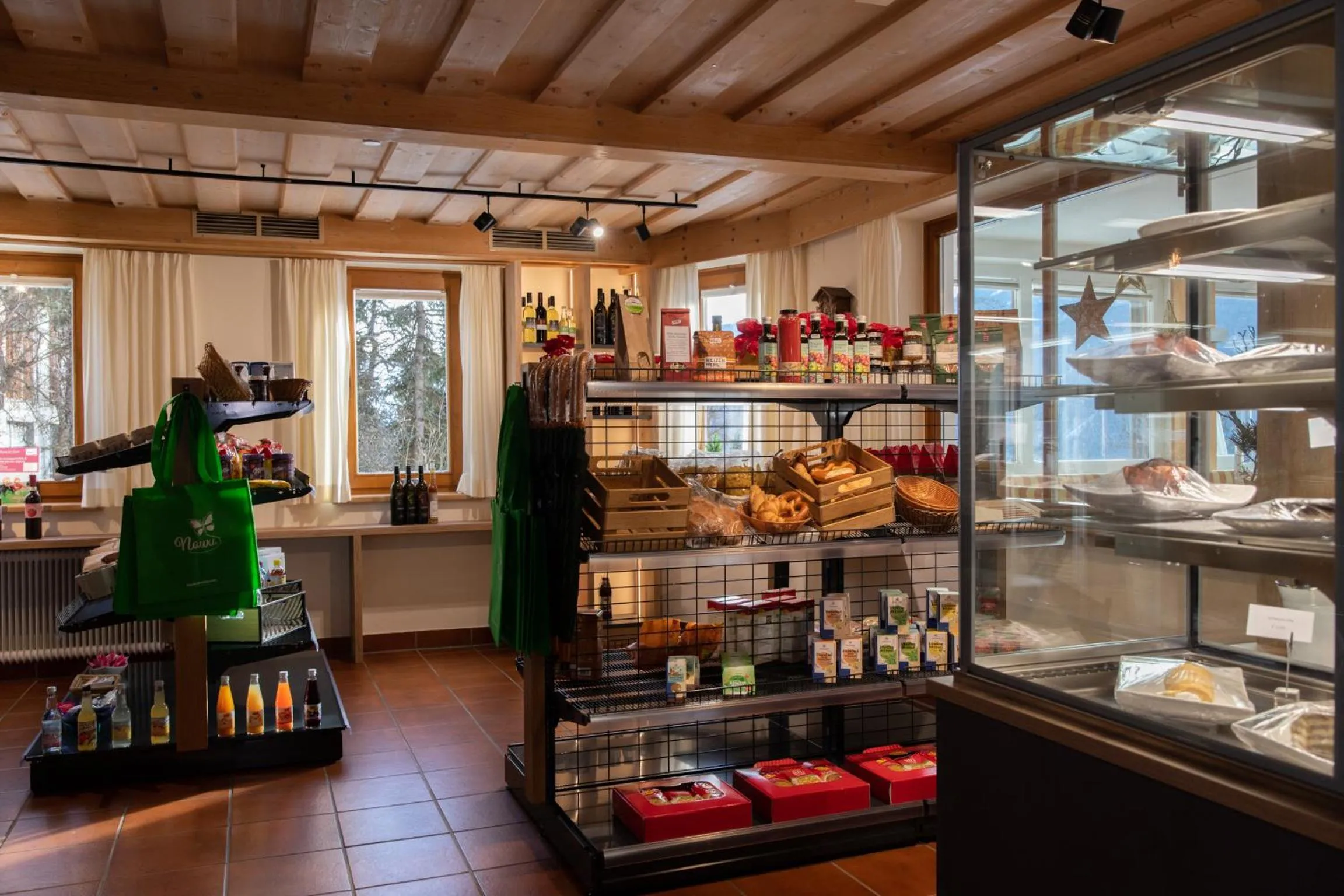 Coffee/tea facilities in nawu apartments & Restaurant