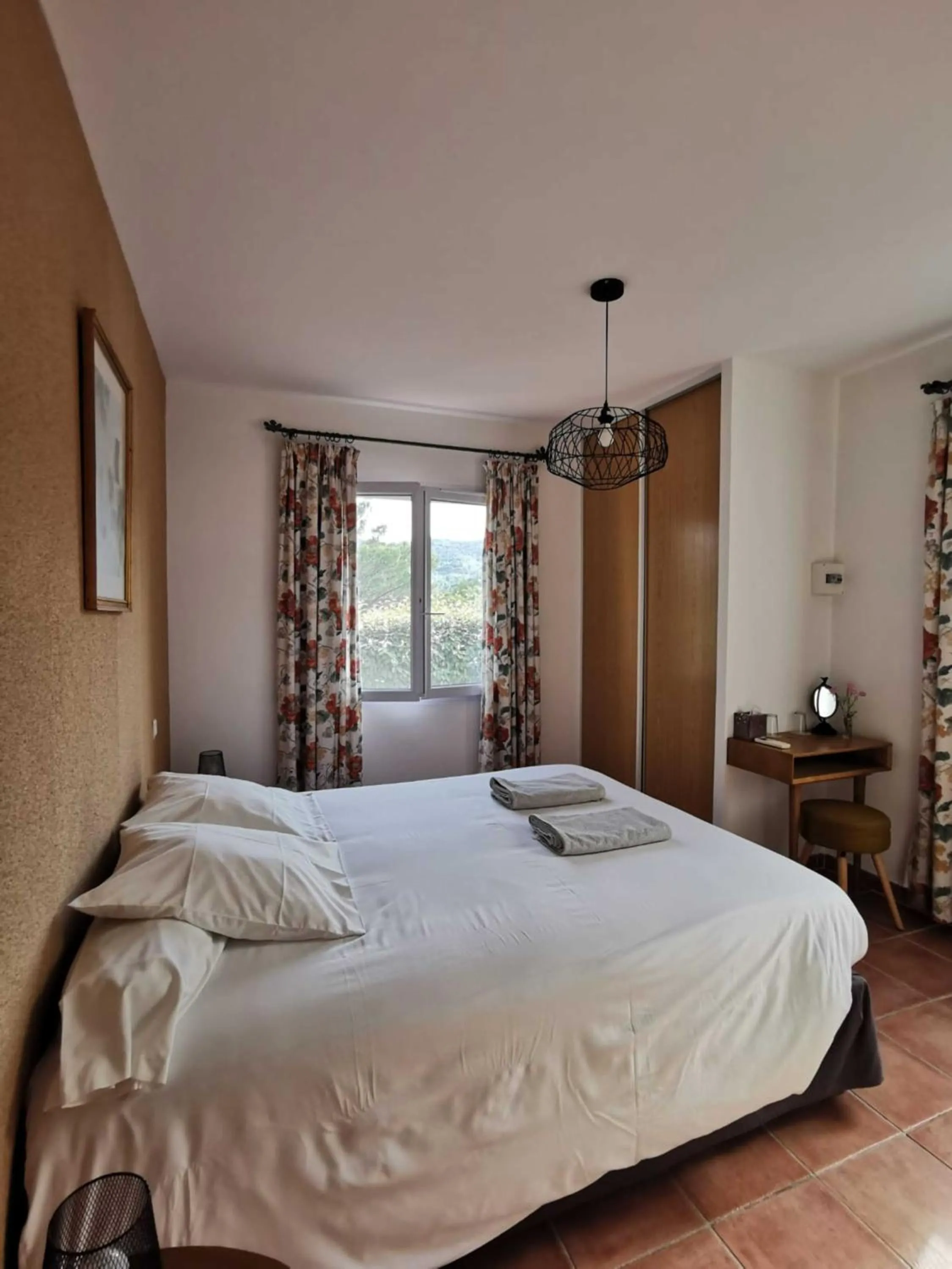 Photo of the whole room, Bed in Bastide Saint Bernard