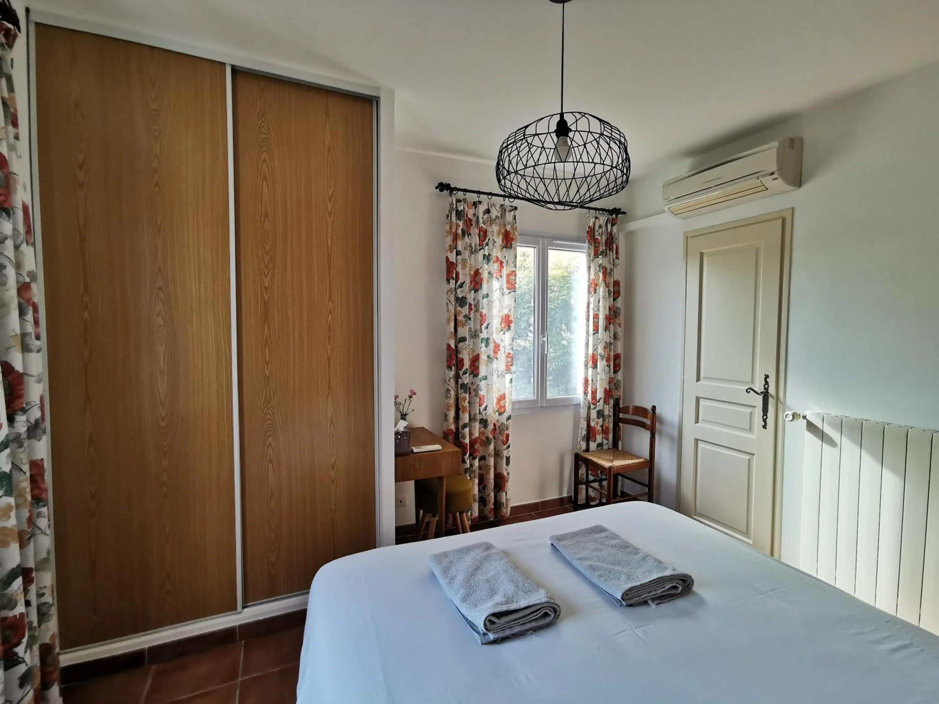 Bedroom, Bed in Bastide Saint Bernard