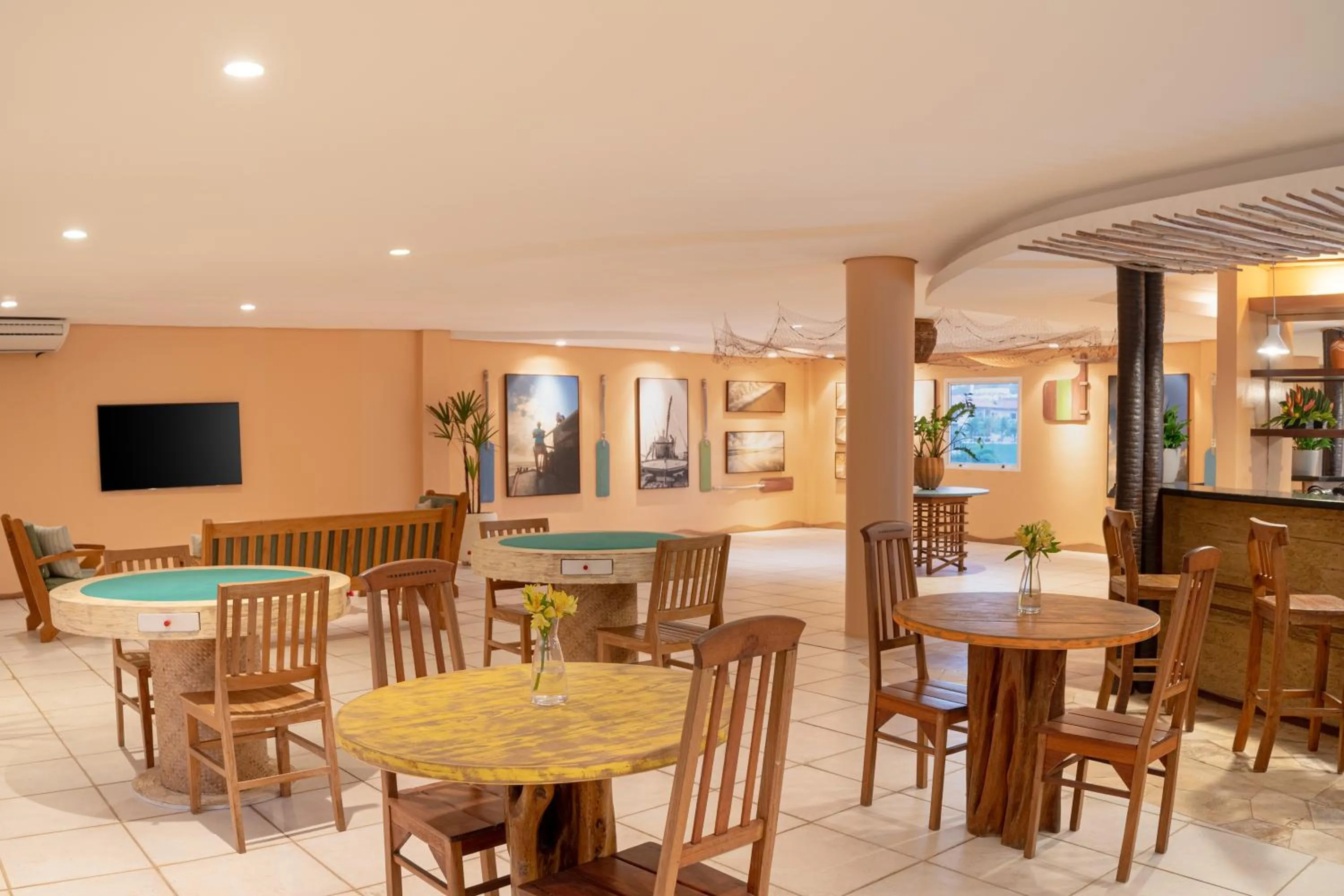 Communal lounge/ TV room in Beach Park Resort - Oceani