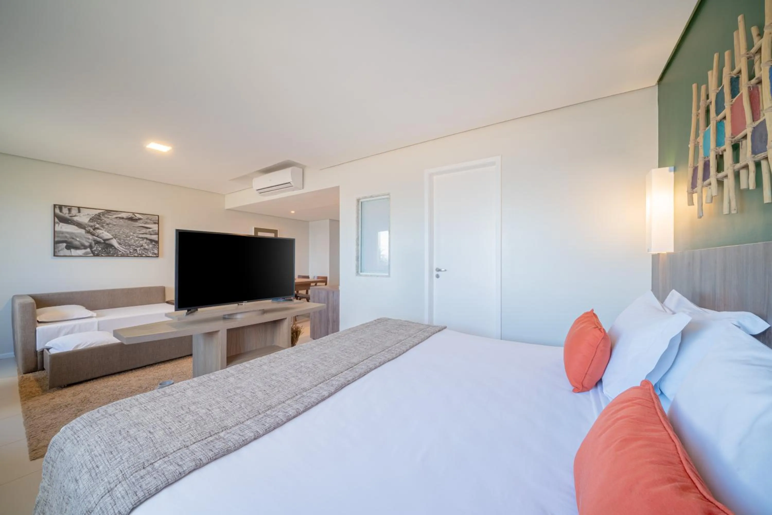 TV and multimedia, Bed in Beach Park Resort - Oceani