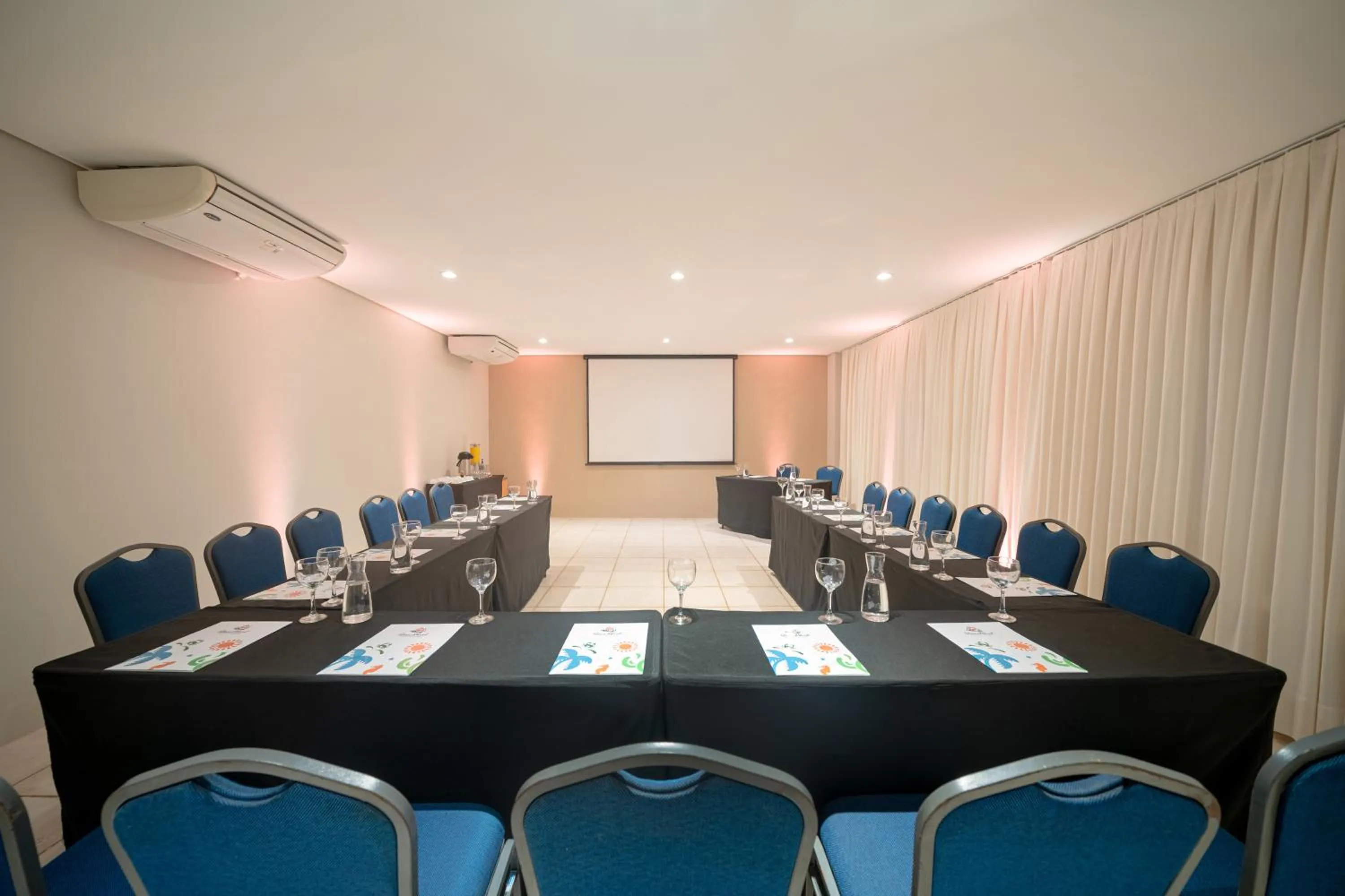 Meeting/conference room in Beach Park Resort - Oceani