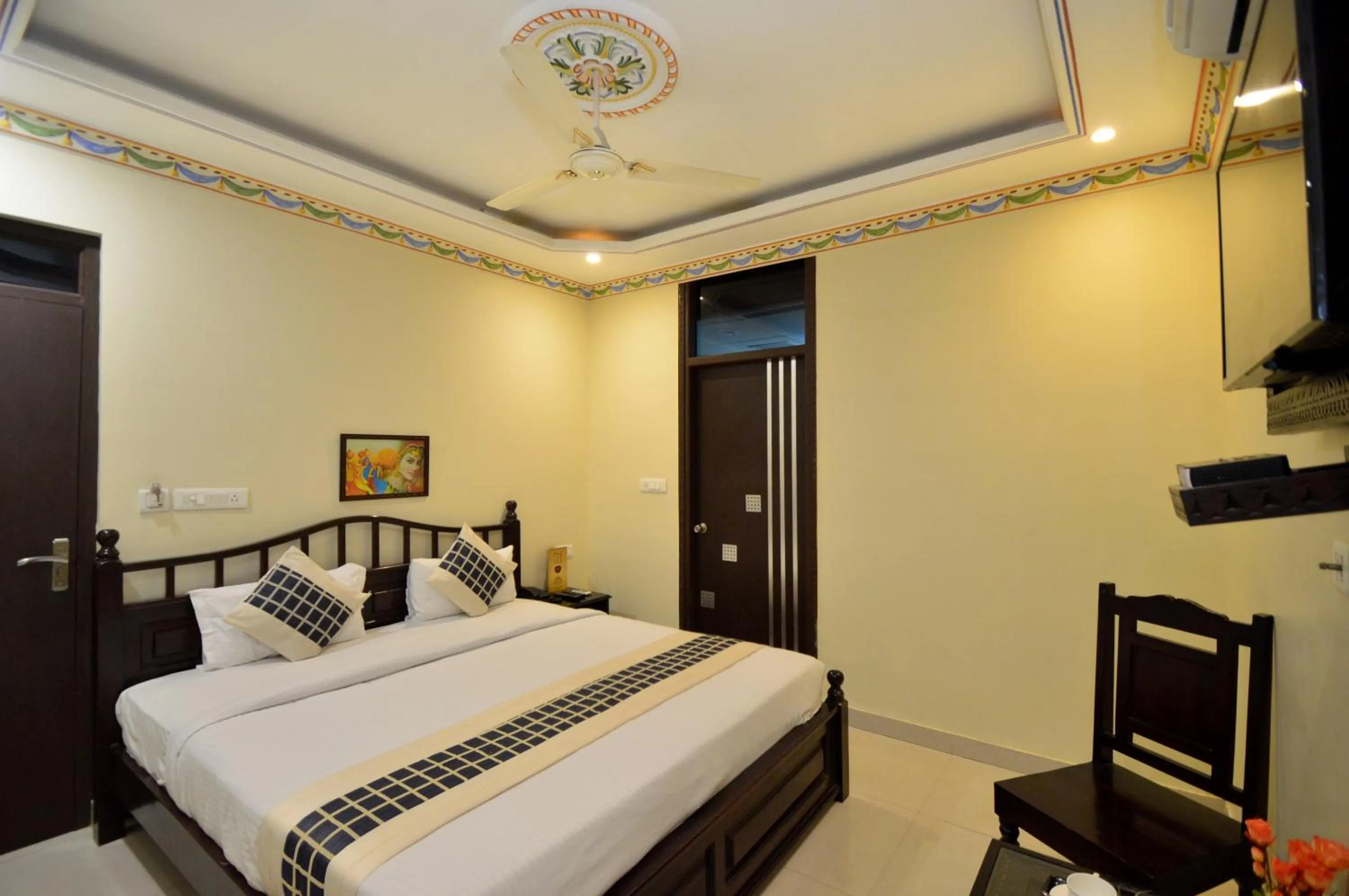 Photo of the whole room, Bed in Hotel Surya Garh
