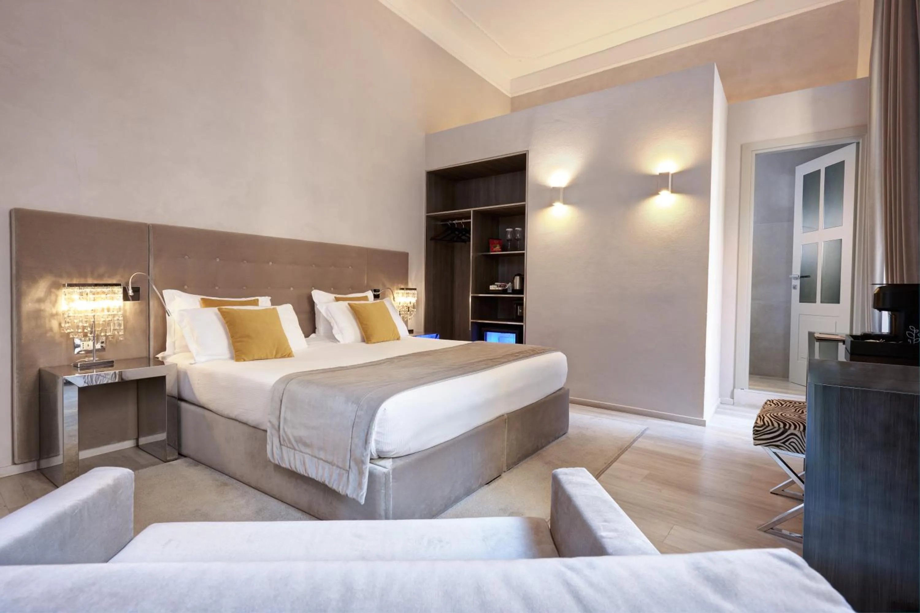 Photo of the whole room, Bed in Terrace Pantheon Relais