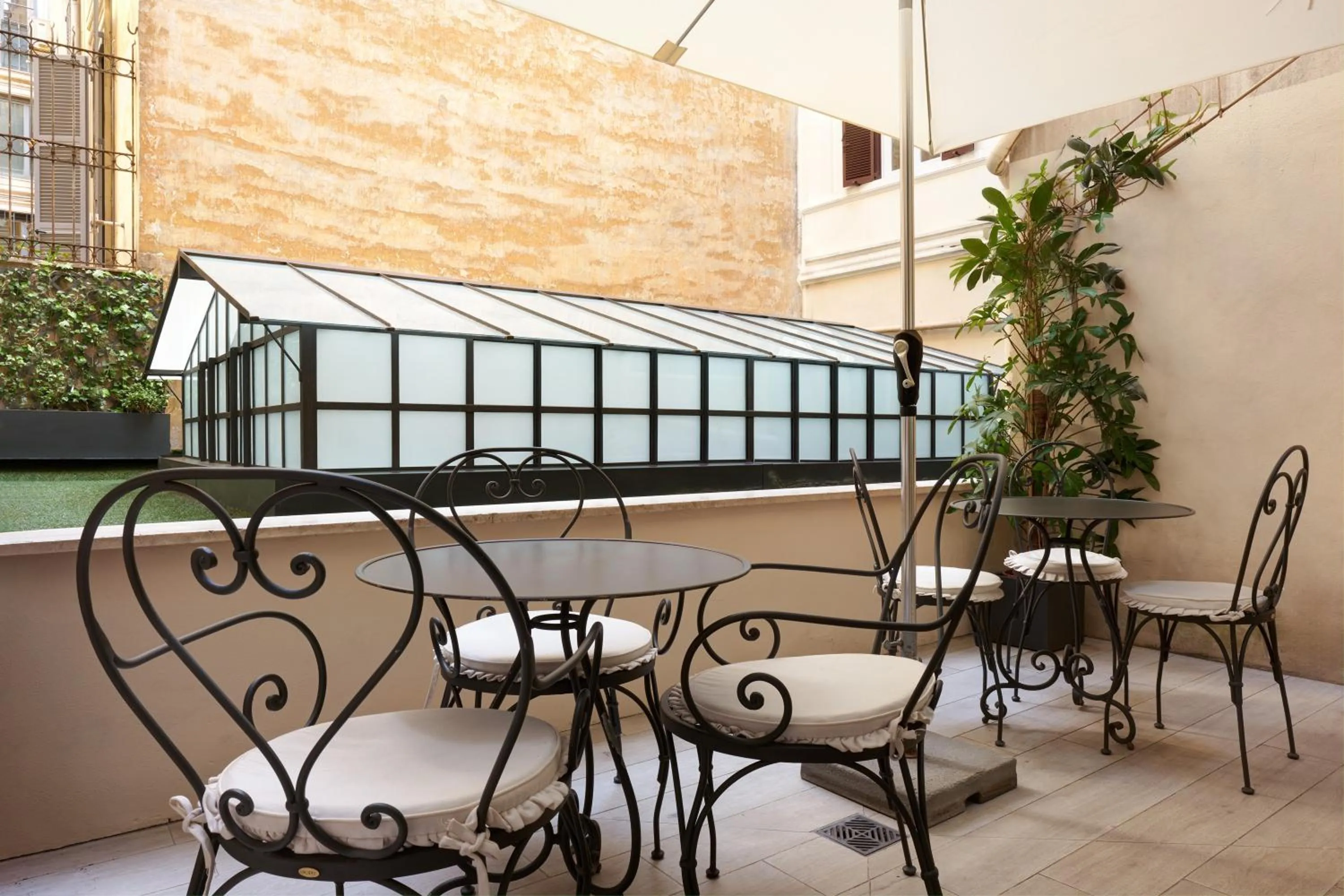 Breakfast in Terrace Pantheon Relais