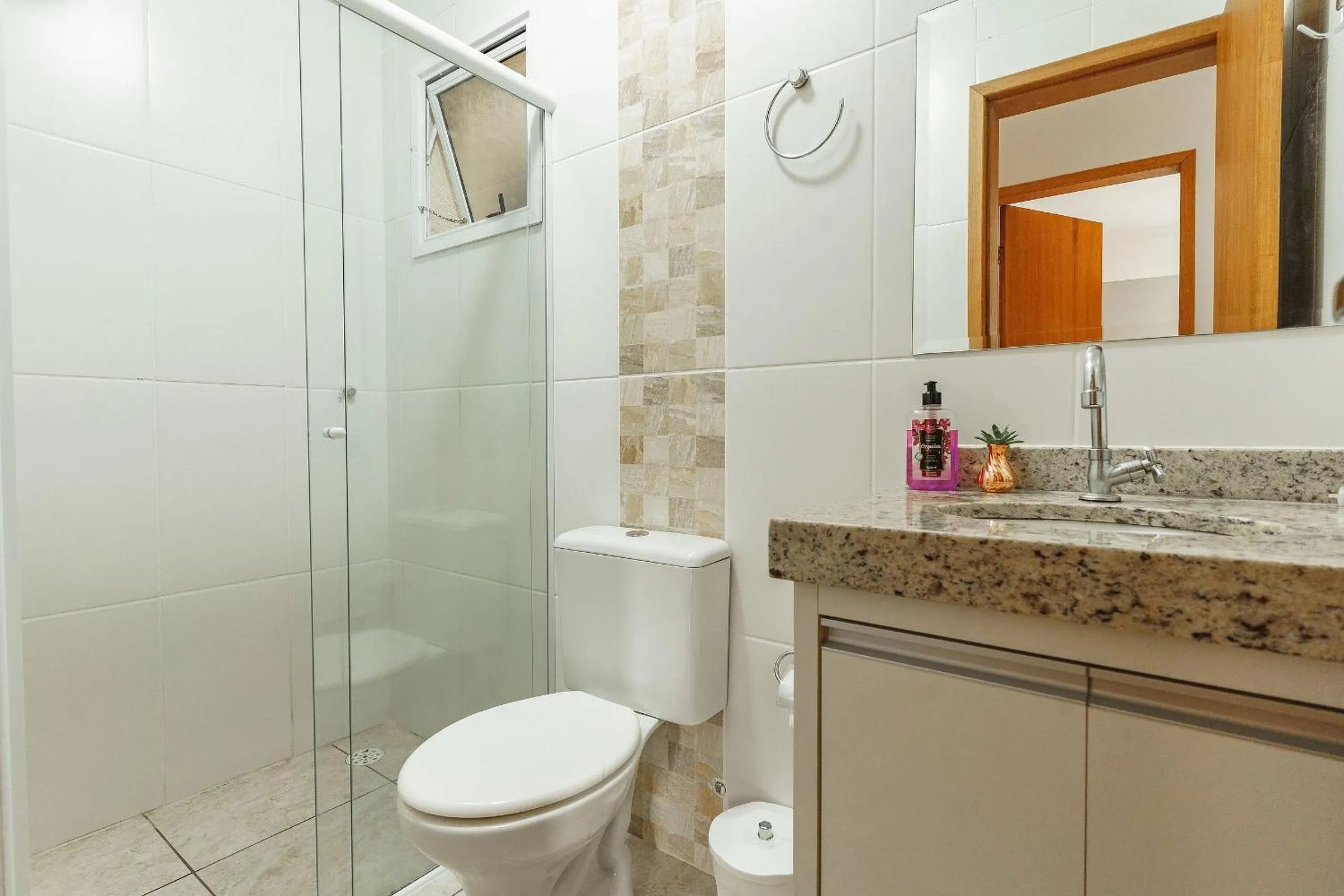 Apto Ubatuba c/ Churrasqueira e Piscina