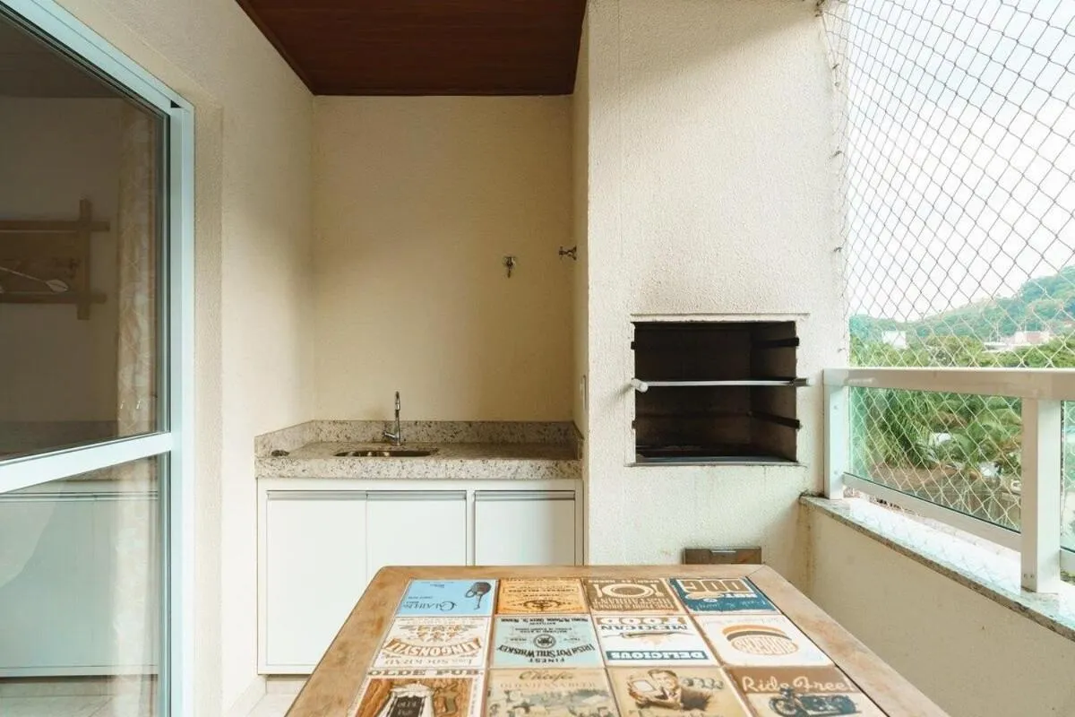 Apto Ubatuba c/ Churrasqueira e Piscina