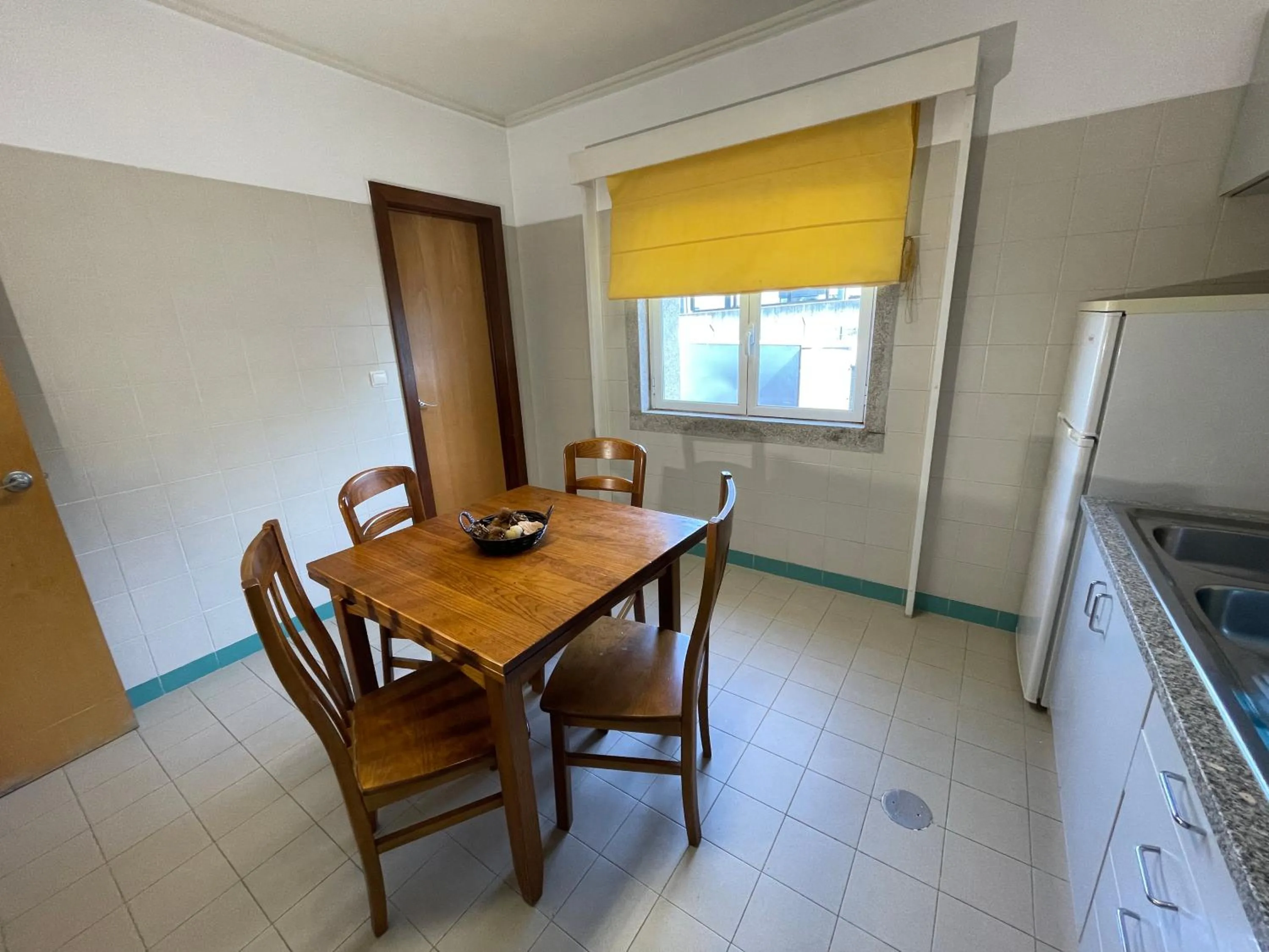 Kitchen or kitchenette in HI Bragança – Pousada de Juventude