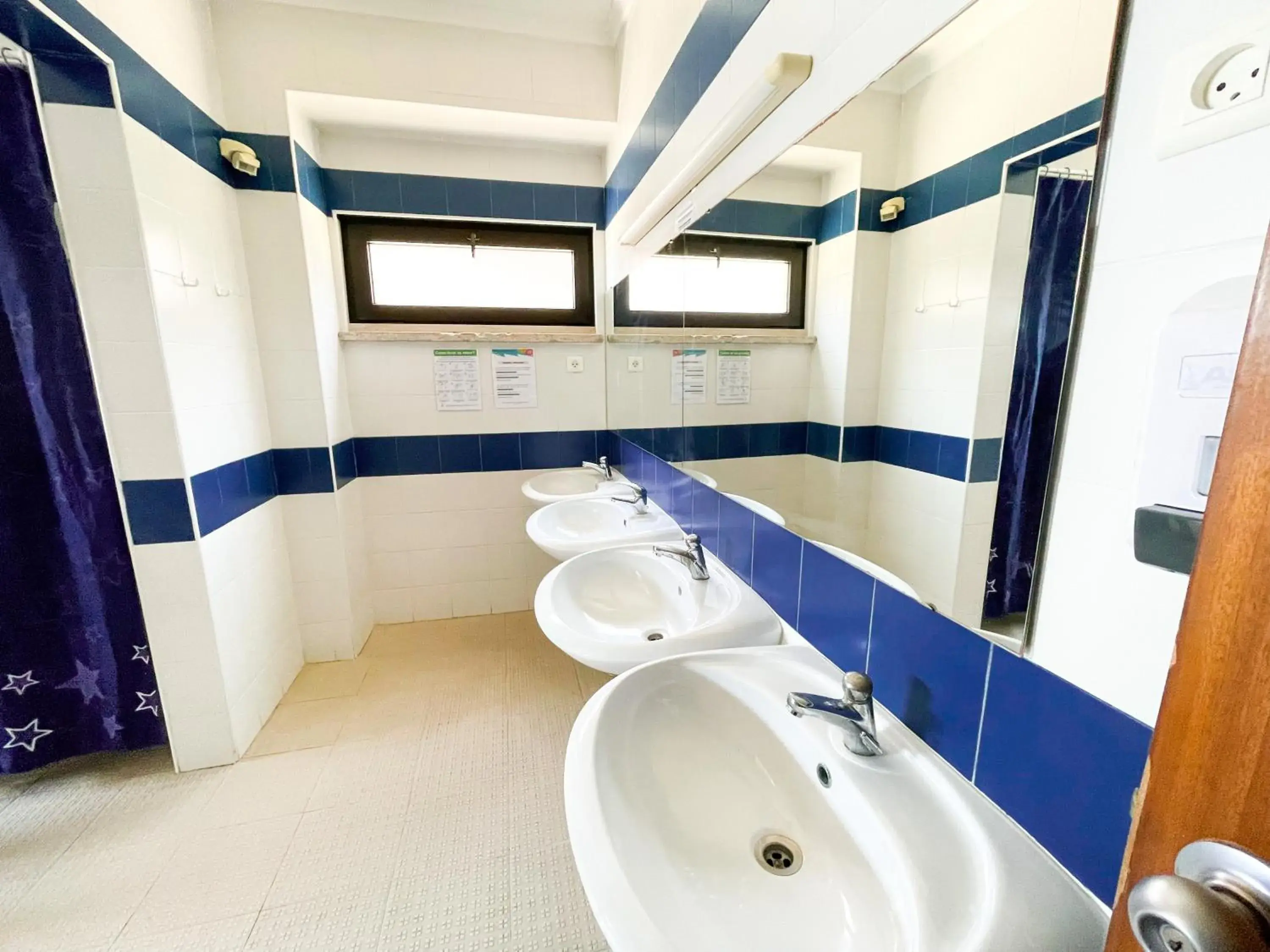 Bunk Bed in Male Dormitory Room in HI Areia Branca - Pousada de Juventude Bunk Bed in Male Dormitory Room in HI Areia Branca - Pousada de Juventude