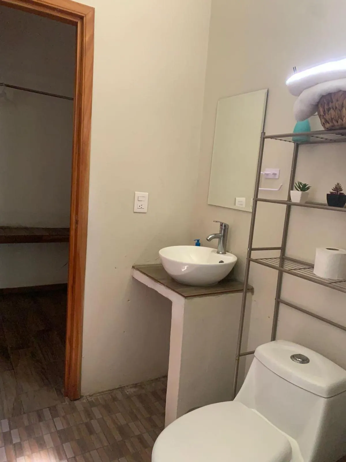 Toilet in Hotel Quiloma Ranch