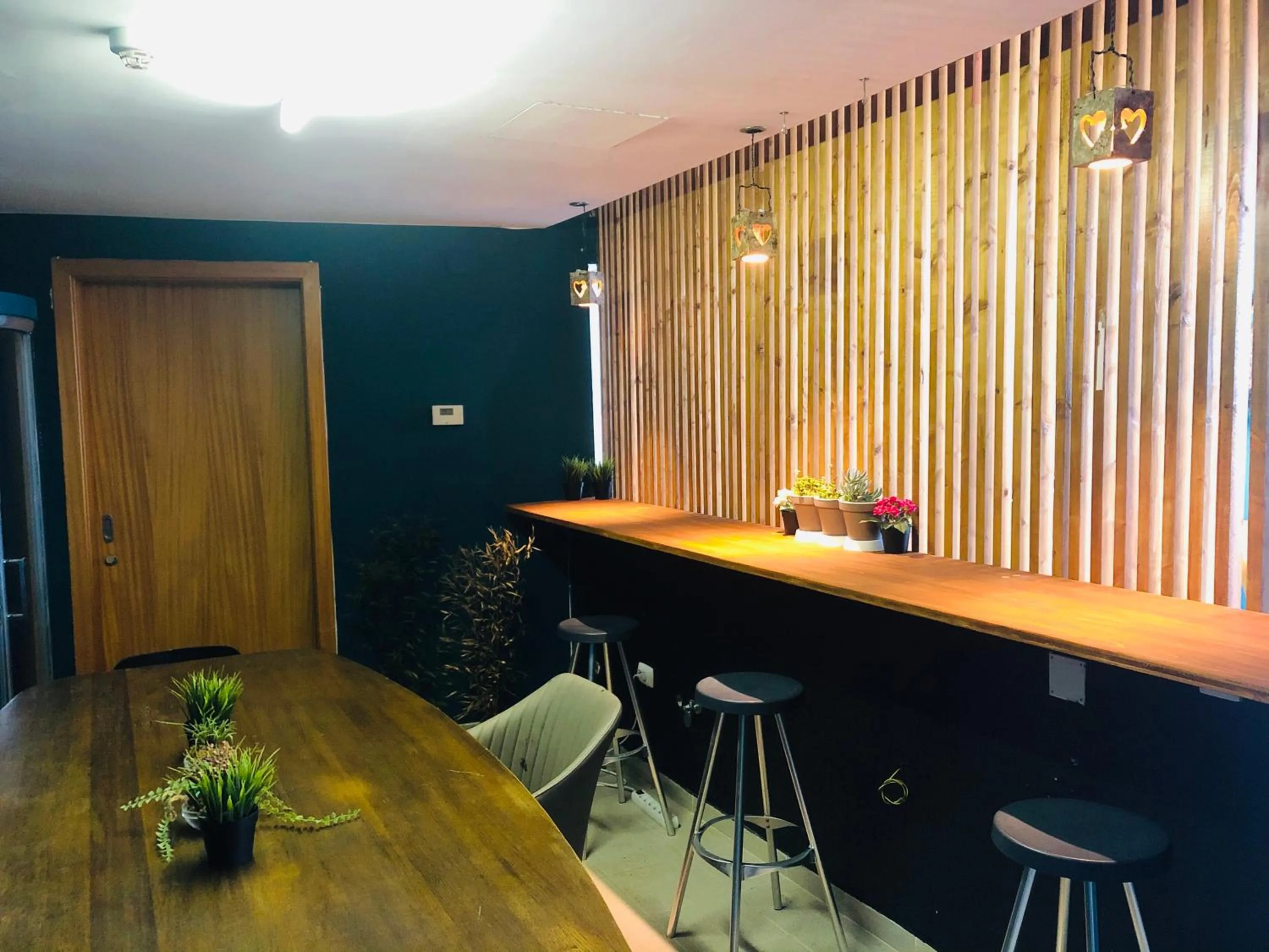 Business facilities in HI Arrifana Destination Hostel