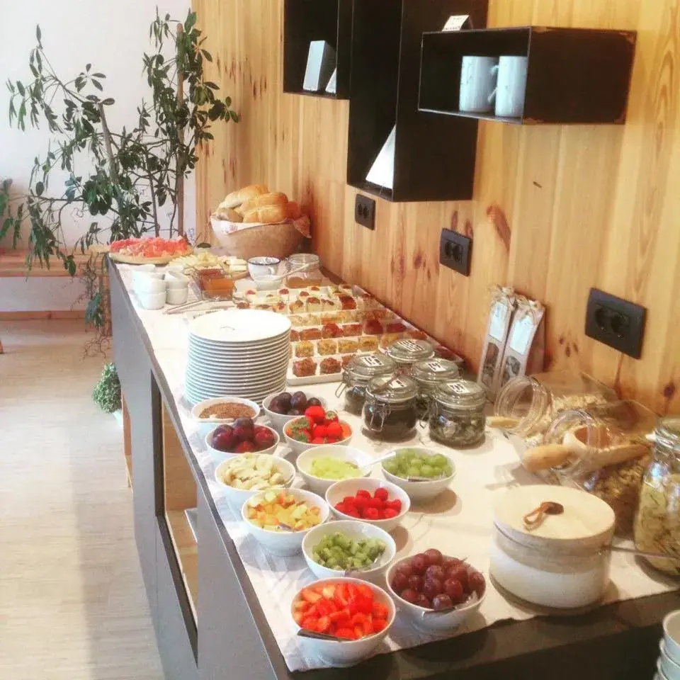 Triple Room with Bathroom - single occupancy in Casariga Triple Room with Bathroom - single occupancy in Casariga