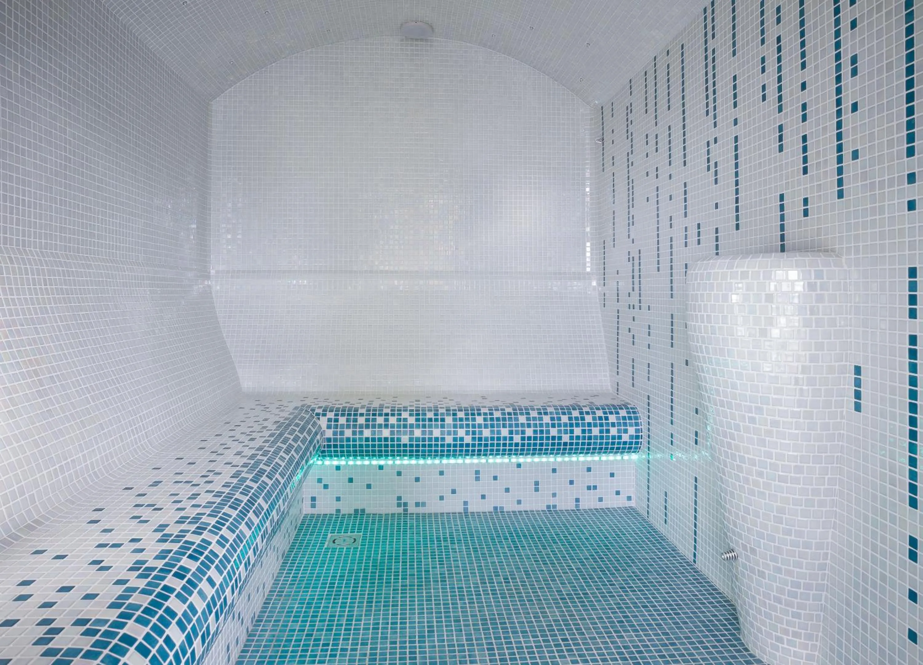 Steam room in Aspen Prime Ski & Bike Resort - basen, sauna, jacuzzi, siłownia w cenie pobytu