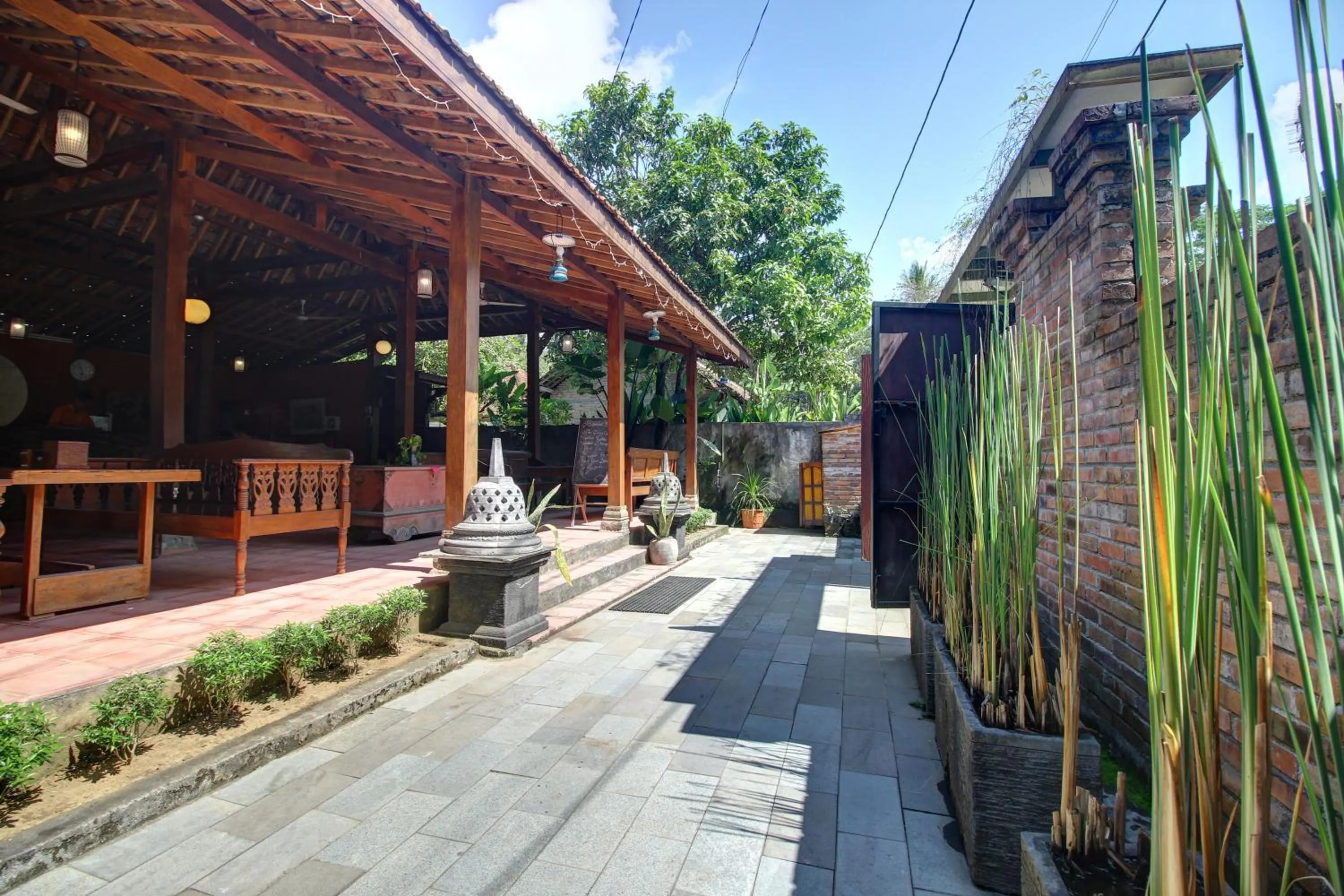 Restaurant/places to eat in Cempaka Villa